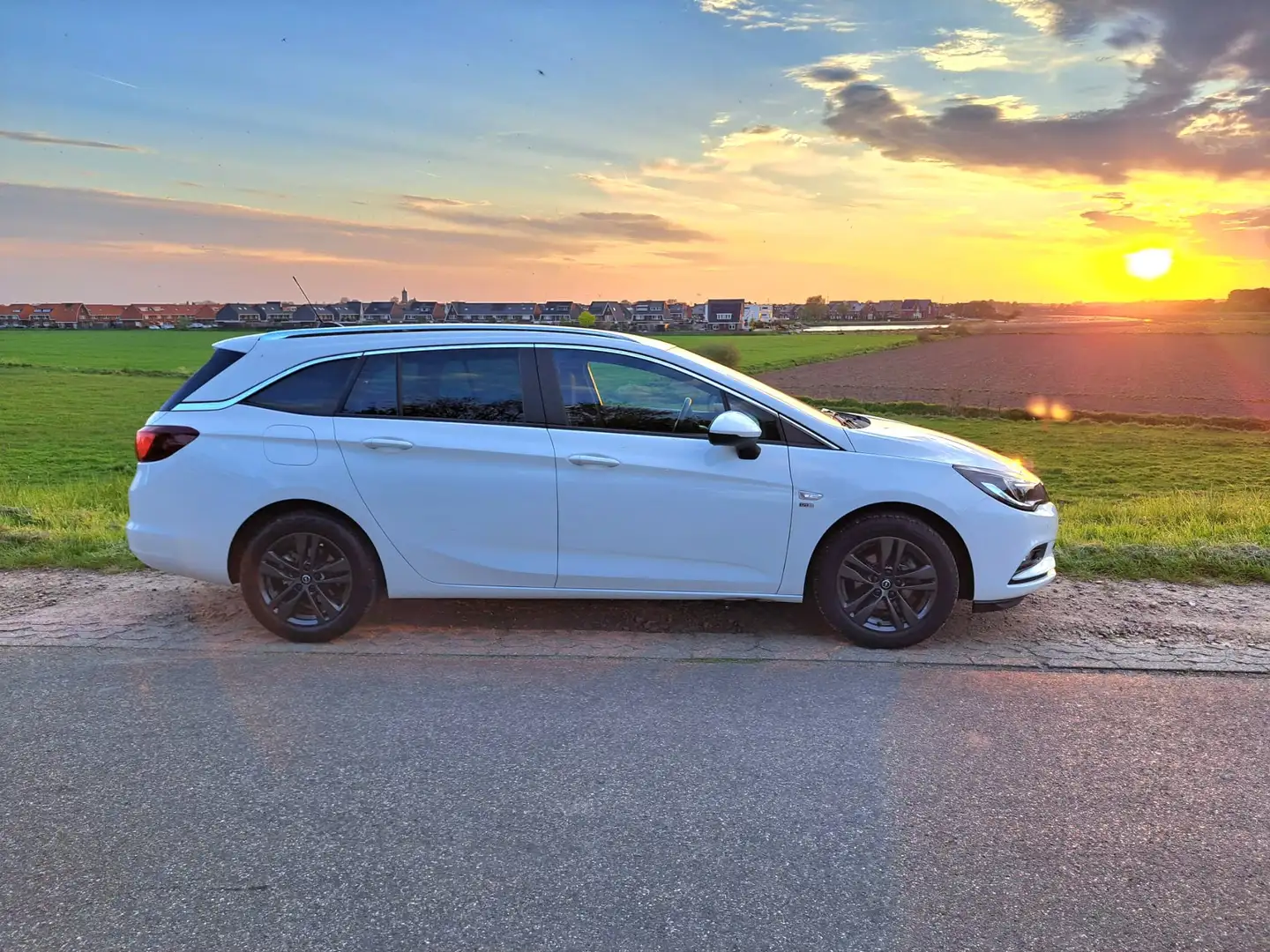 Opel Astra Astra 1.0 T. 120 Jaar Edition Wit - 1