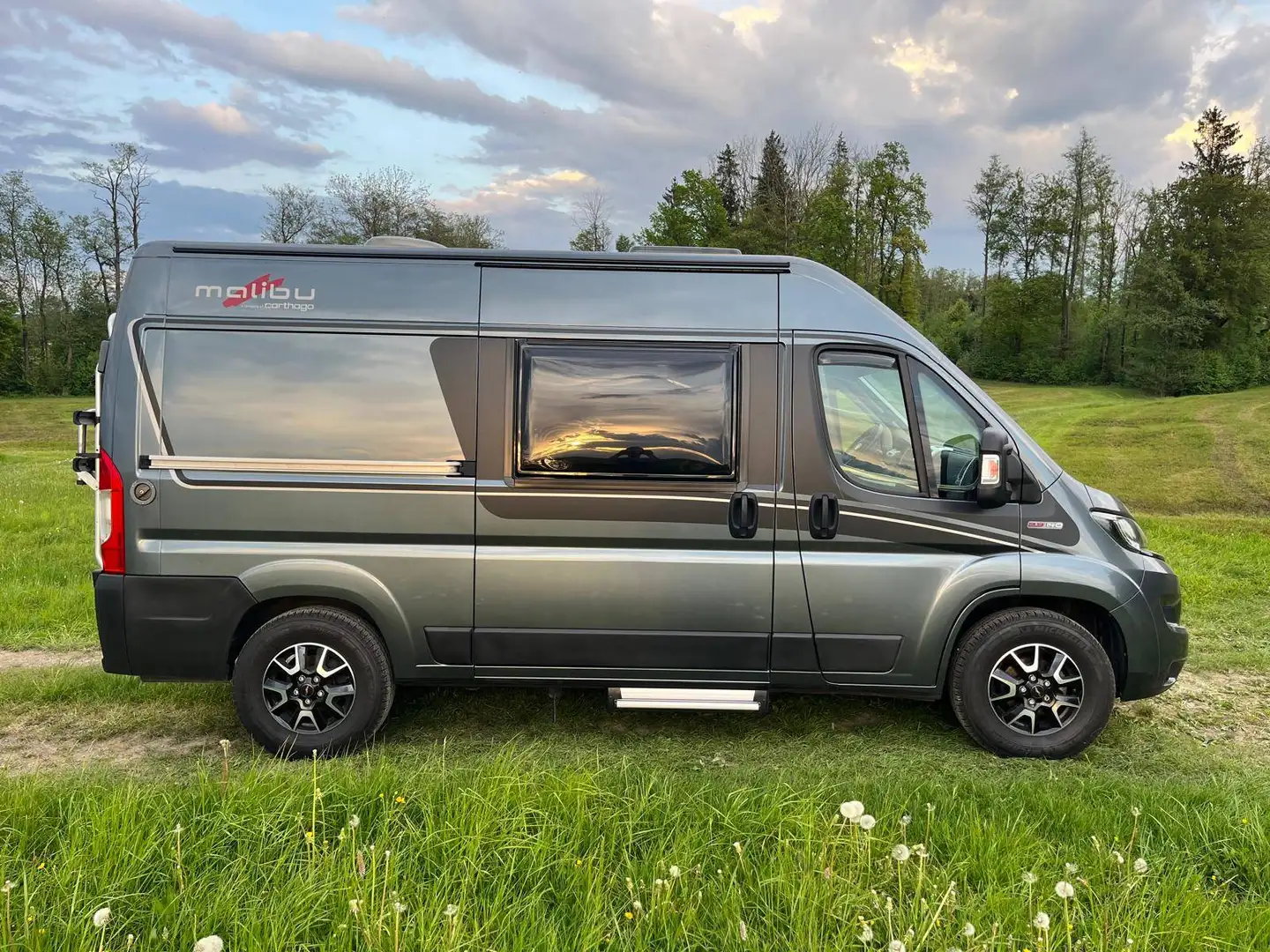 Caravans-Wohnm Carthago Malibu Van 540 Grau - 1