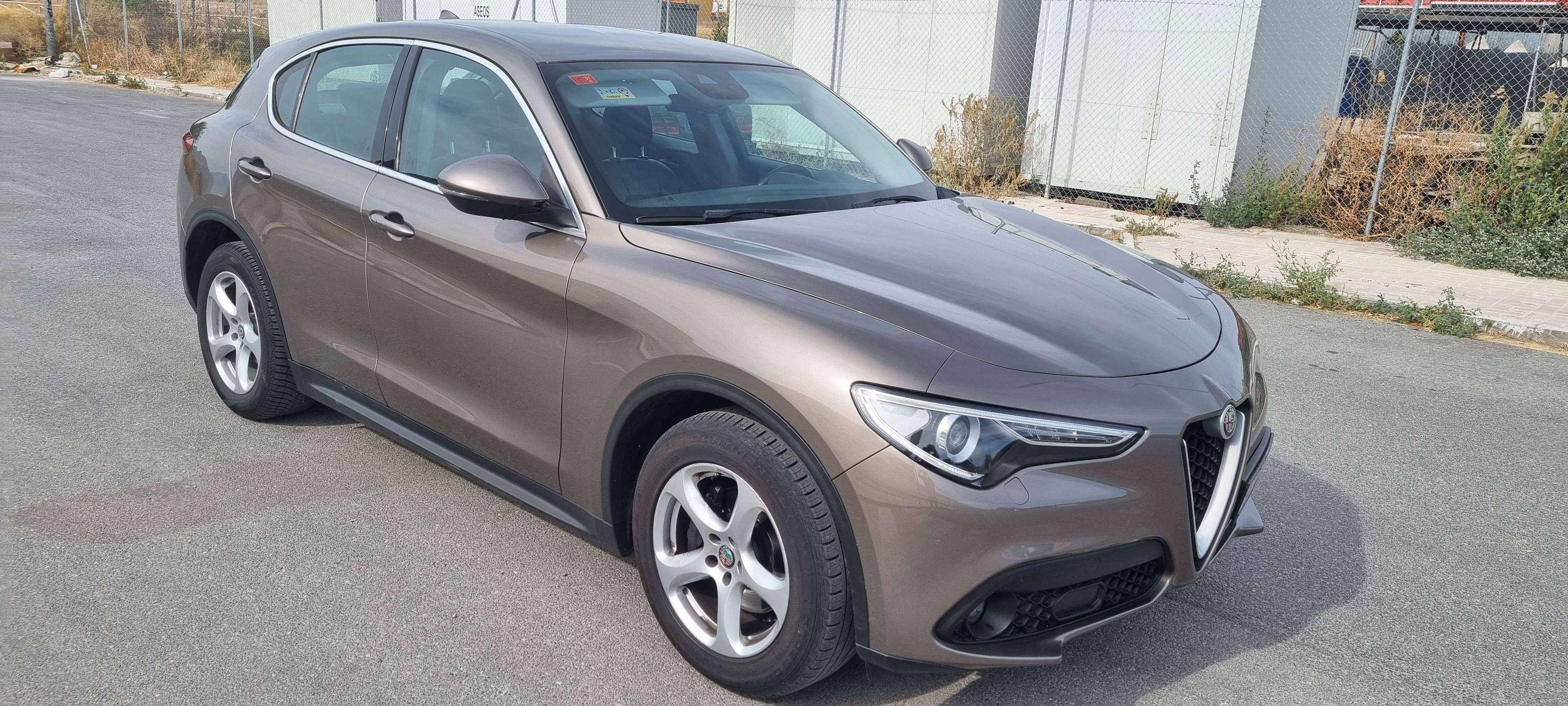 Alfa Romeo Stelvio Stelvio 2.2 Super RWD 180 Aut. Super - foto 1
