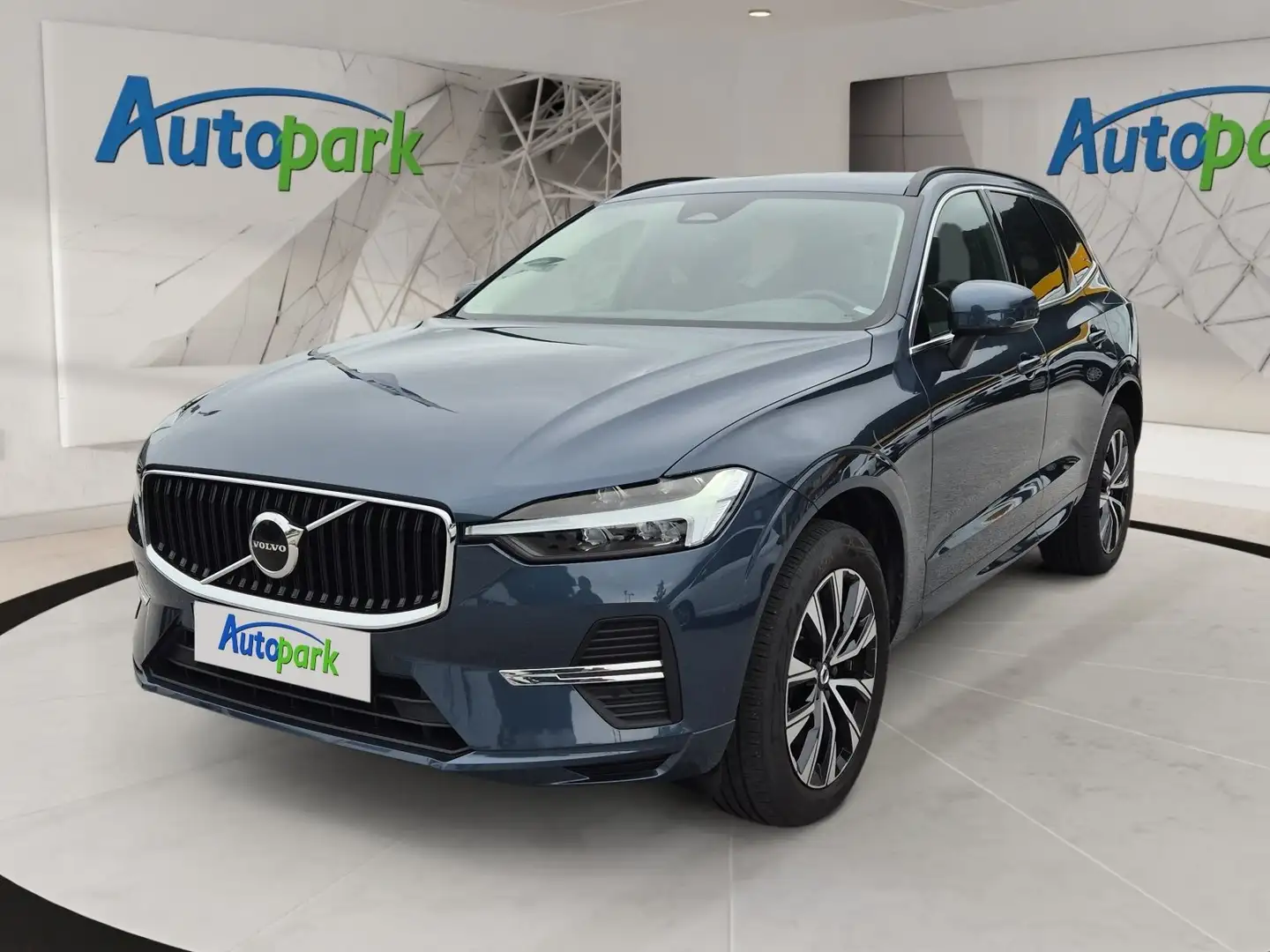 Volvo XC60 Core, B4 Mild Hybrid, Diesel Core 2WD Blauw - 1