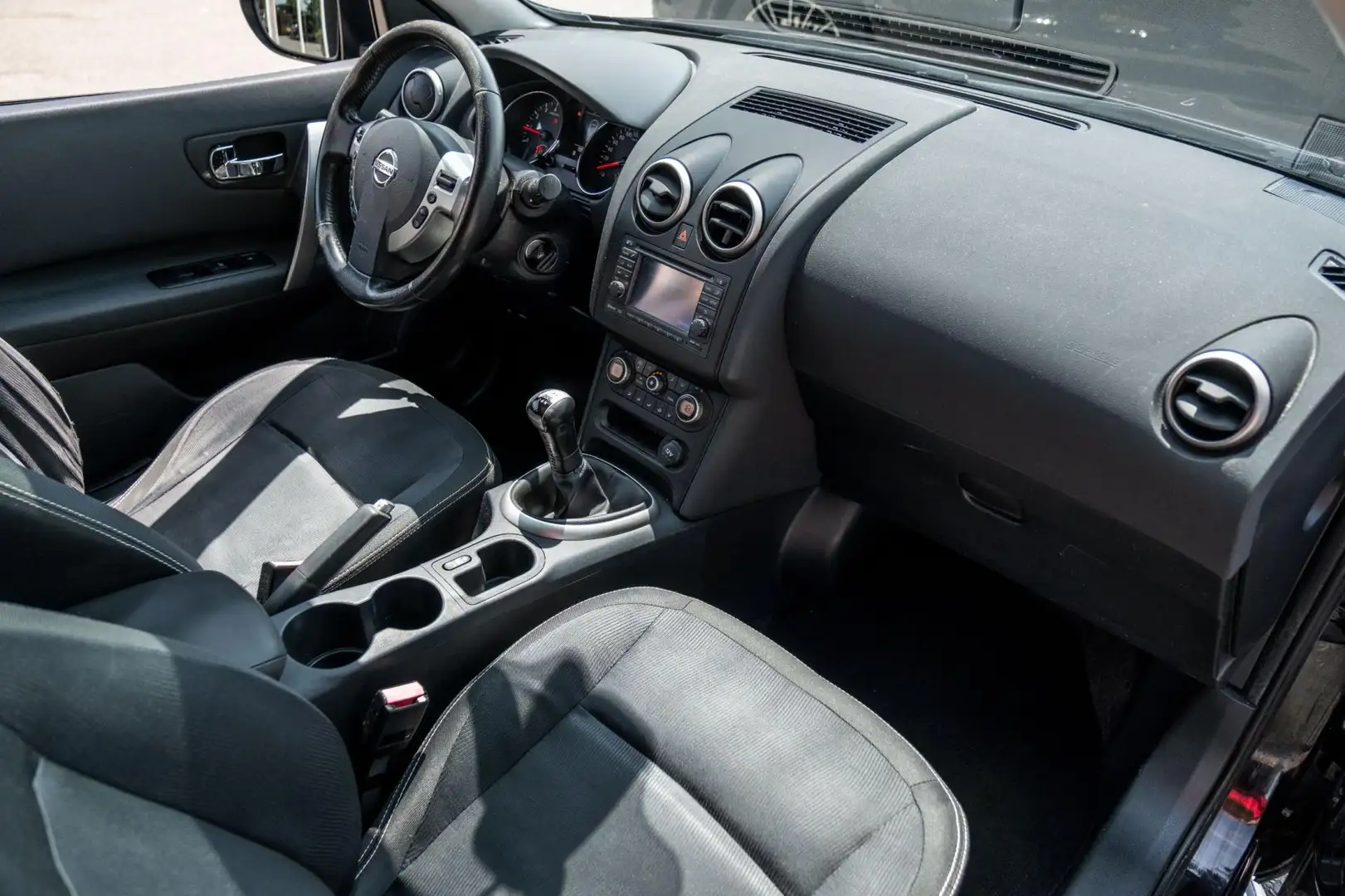 Nissan Qashqai 1.6 Connect Edition Trekhaak I Panoramadak I 1e Ei Mauve - 2