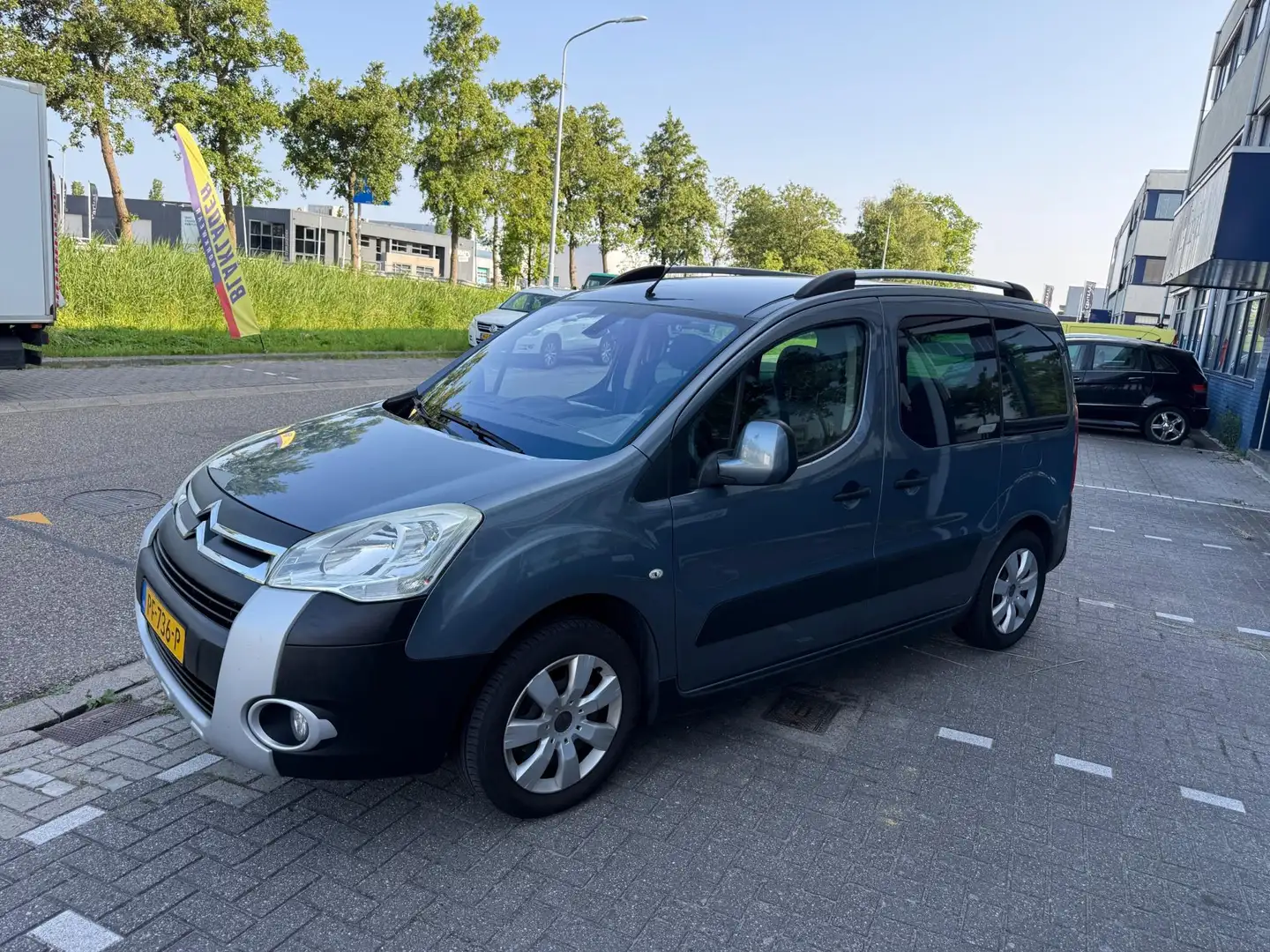 Citroen Berlingo 1.6-16V Multispace ((( lux uitvoering ))) Gris - 2