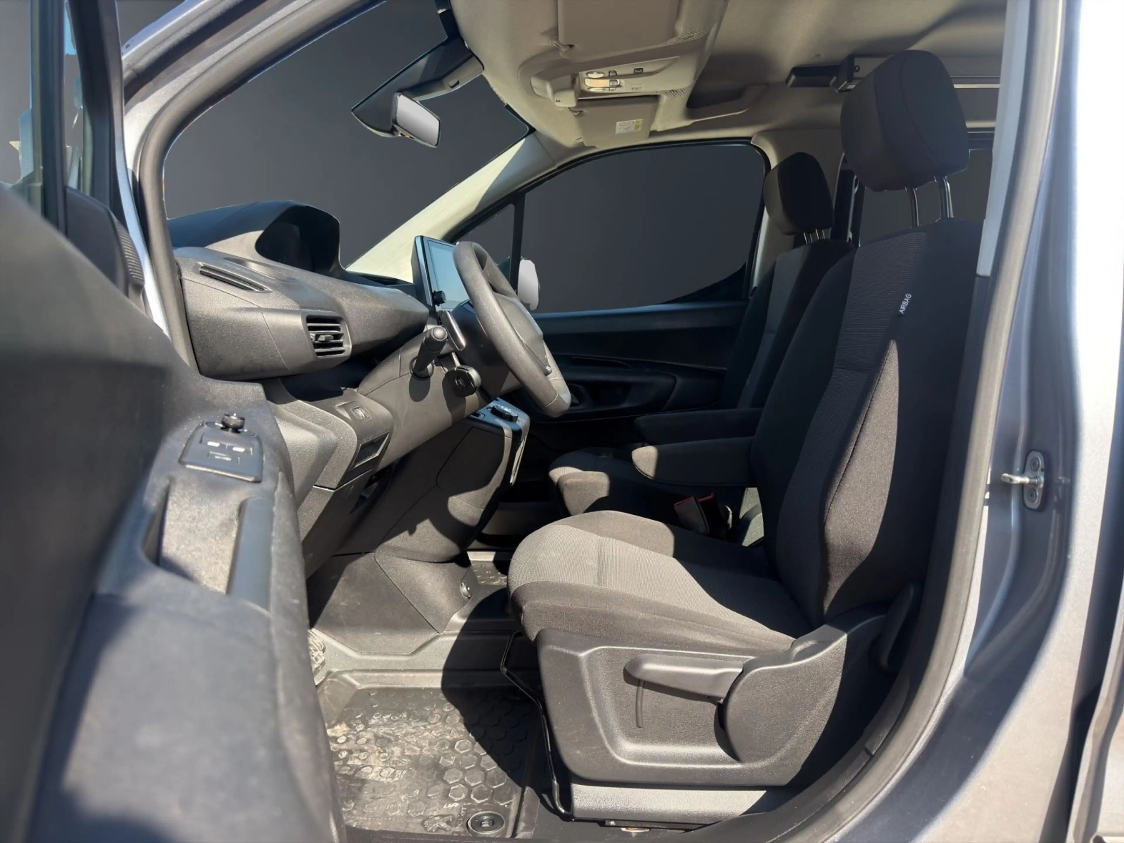 Peugeot Partner Pro FlexCab L2 *5-SITZER*CAR-PLAY*TEMP* — photo 9