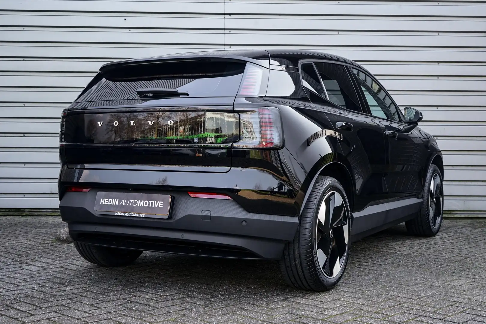 Volvo EX30 Single Motor Extended Range Plus 69 kWh Noir - 2