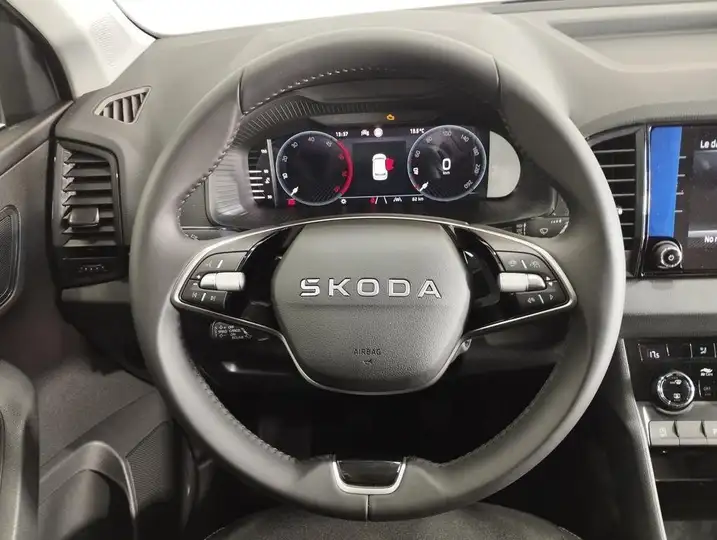 Škoda Karoq 1.0 TSI SELECTION 2026, foto 14