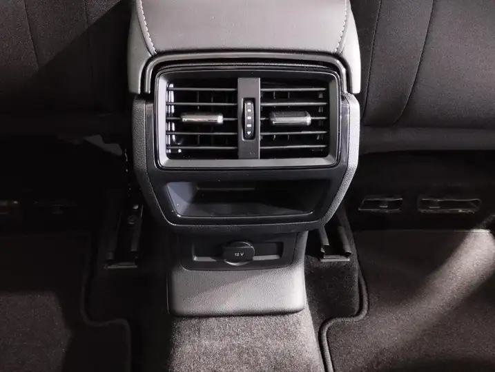 Škoda Karoq 1.0 TSI SELECTION 2026, foto 11