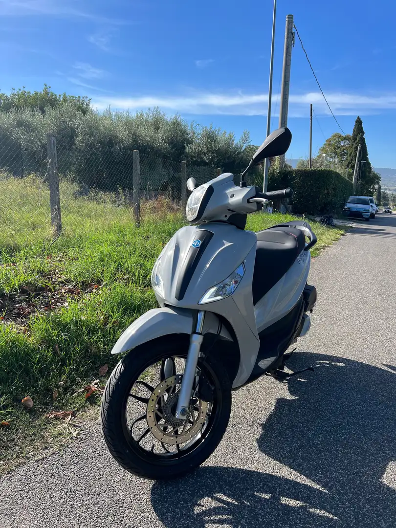 Piaggio Medley 150 Grigio - 1