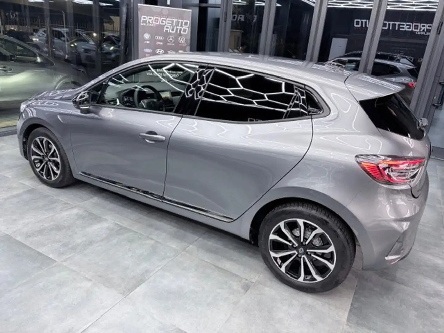 Renault Clio Clio 1.0 tce Techno 90cv - NO VINCOLI!!! Grigio - 2