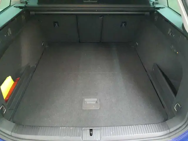 Volkswagen Passat view 15