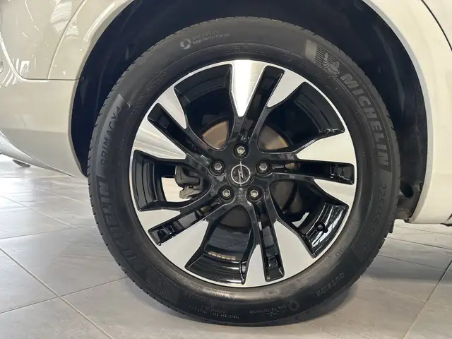 Opel Grandland view 3