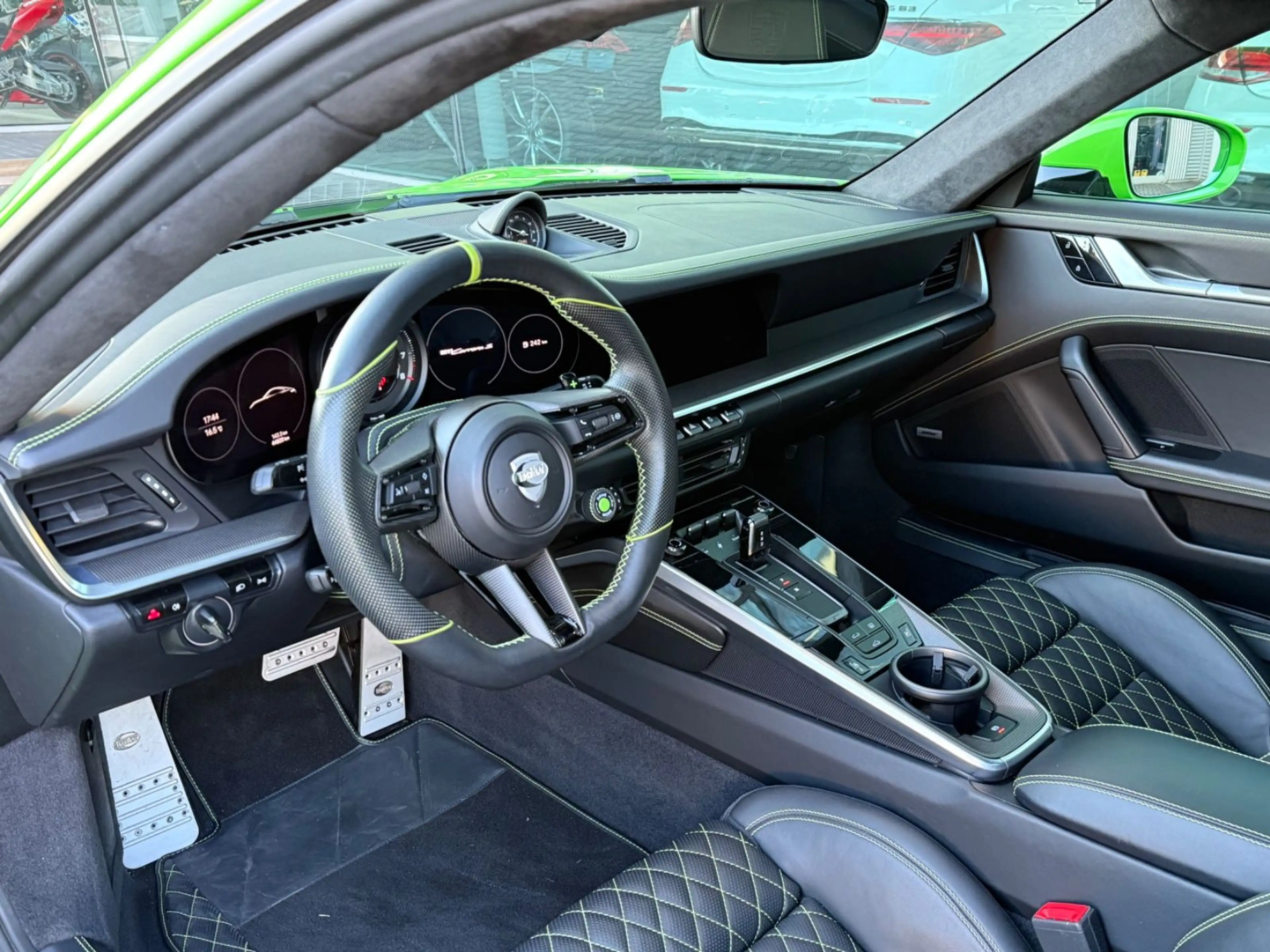 Porsche 911 992 TECHART KERAMIK LIFT CHRONO AKRAPOVIC — photo 11