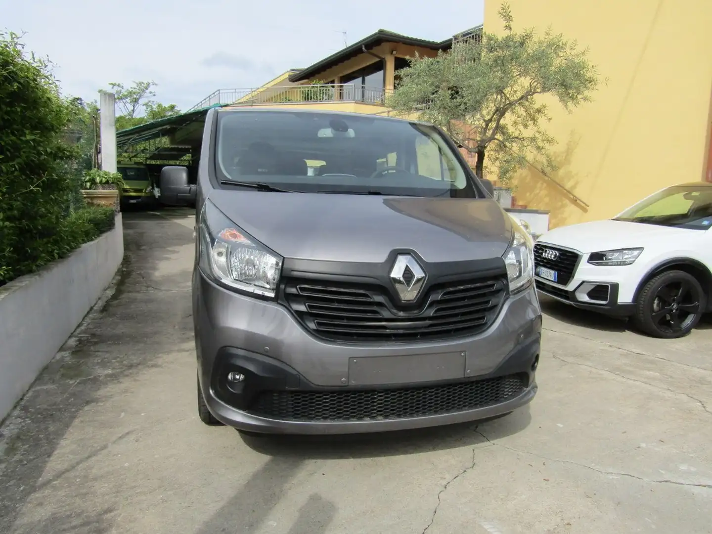 Renault Trafic 1.6 dci ZEN 9 POSTI NAVI, SENSORI PARK ANT + POST Grigio - 1
