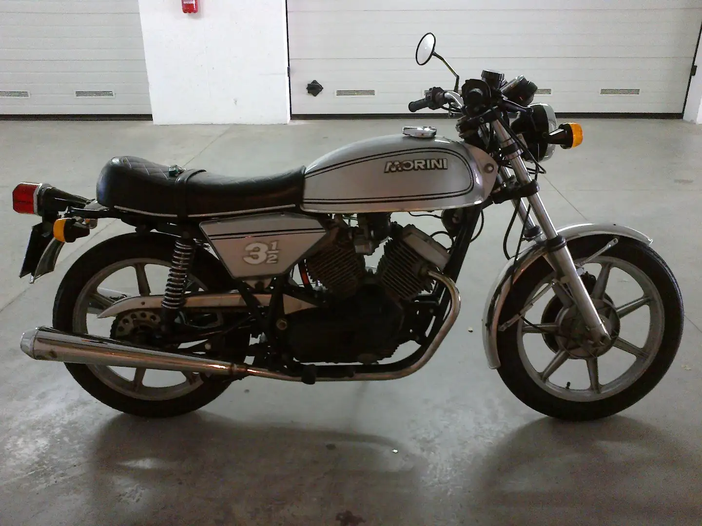 Moto Morini 3 1/2 Plateado - 1