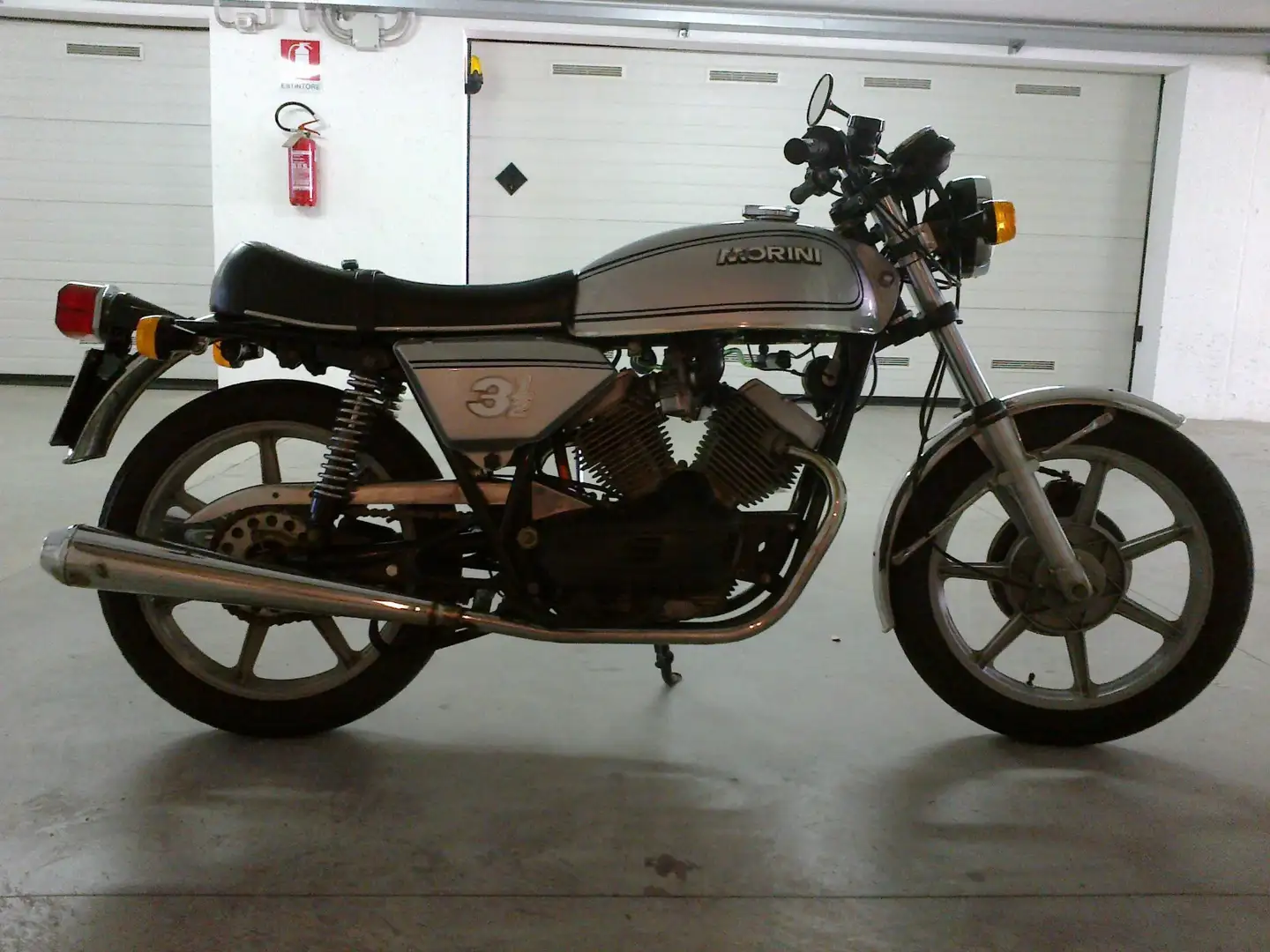 Moto Morini 3 1/2 Plateado - 2