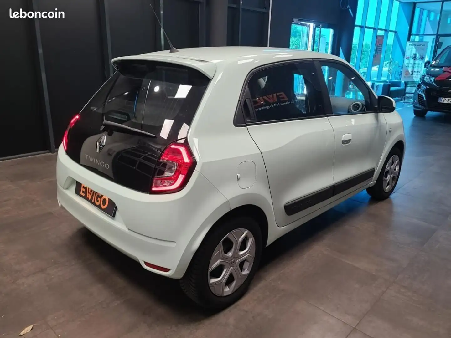 Renault Twingo 1.0 75CH ZEN ENTRETIEN CONSTRUCTEUR Bleu - 2