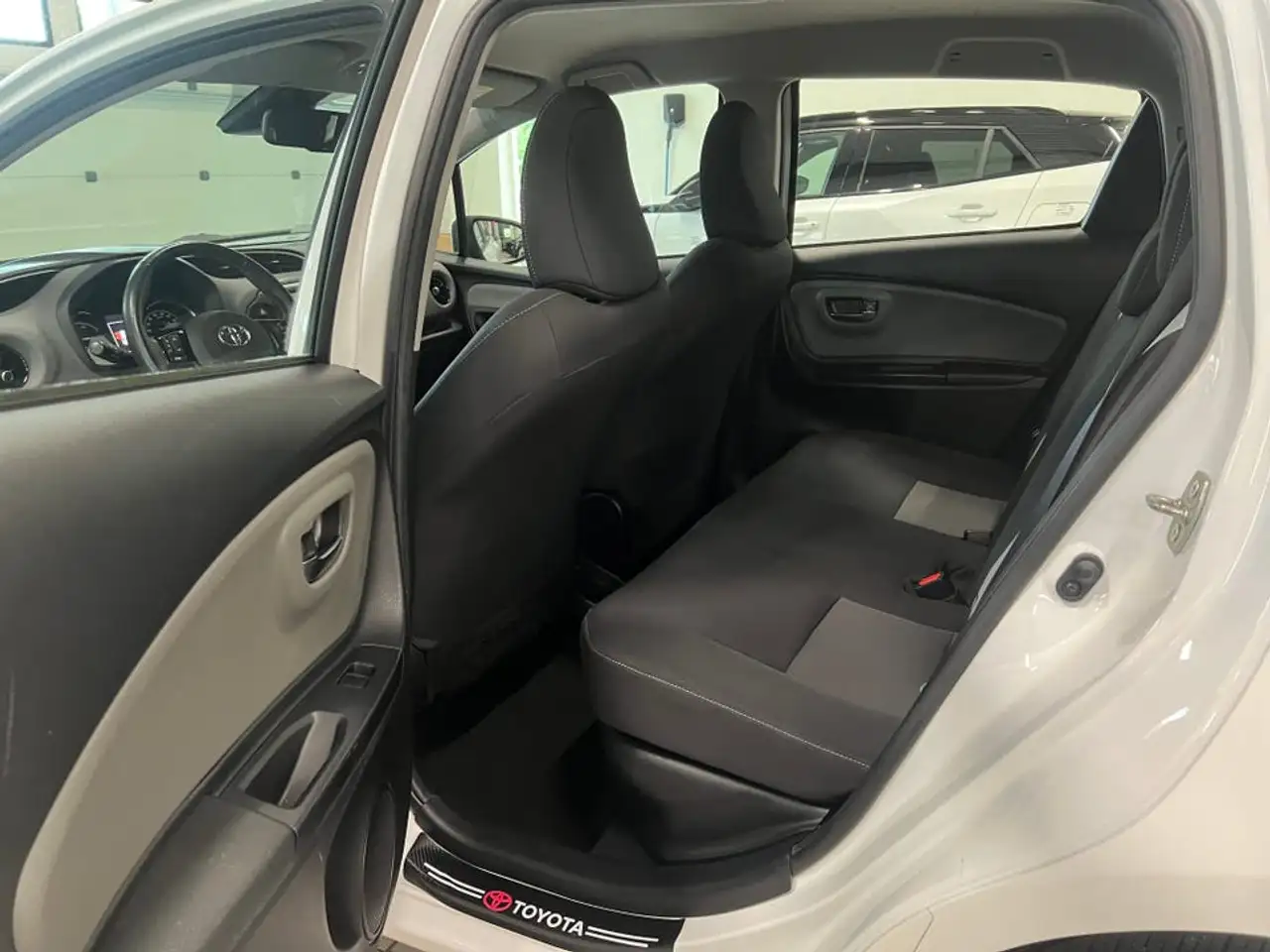 Toyota Yaris Yaris — photo 12
