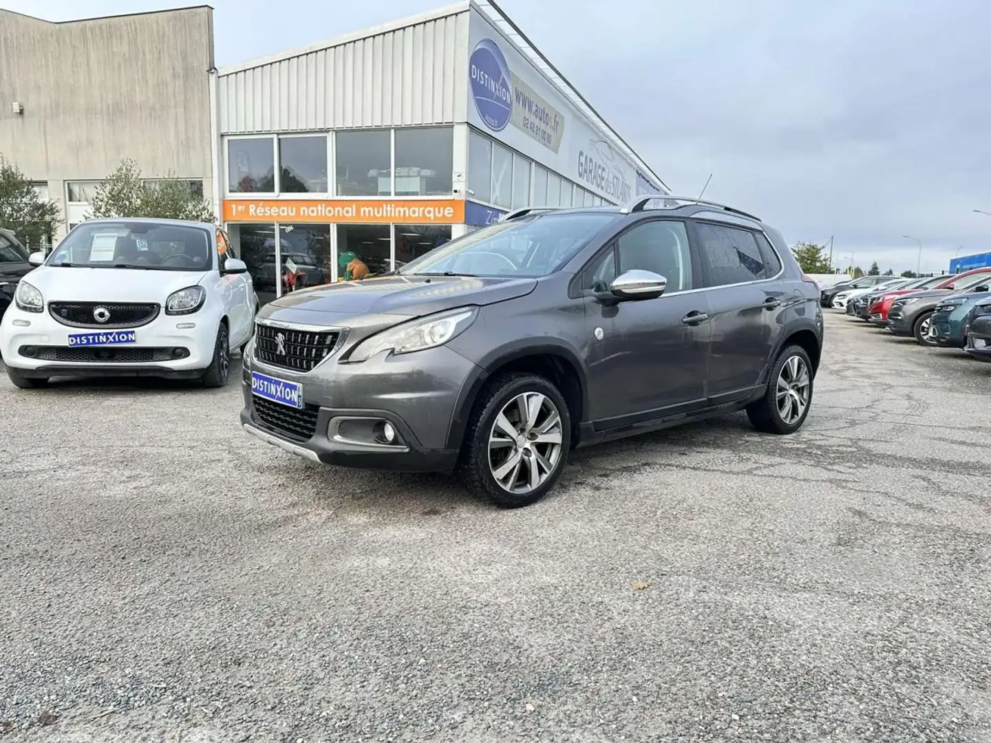 Peugeot 2008 1.2i PureTech 12V S\u0026S - 110  Crossway Gris - 1