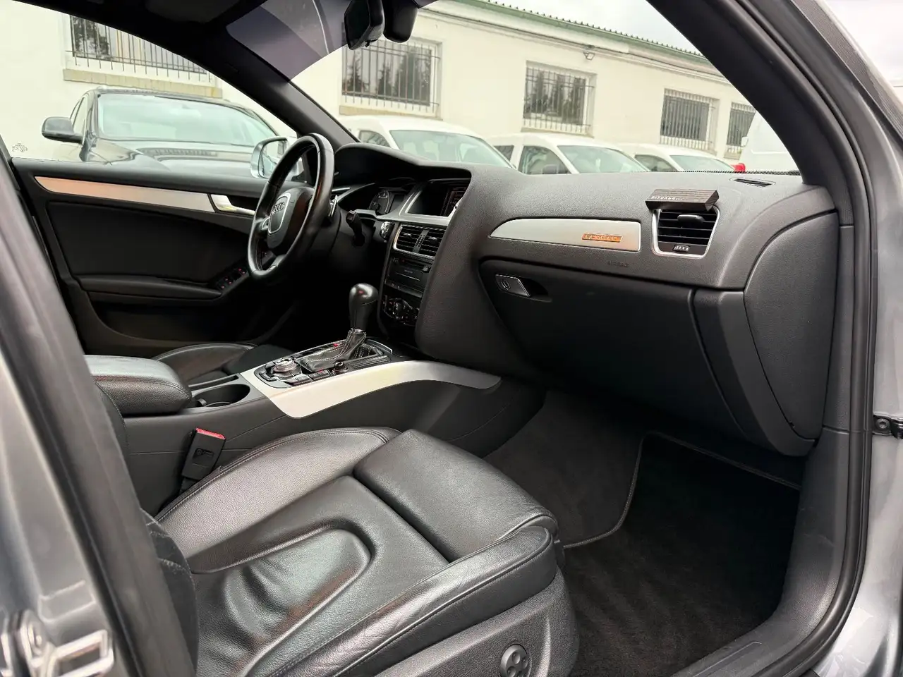 AUDI S4 AVANT 3.0 TFSI 333 ch QUATTRO BVA - SELLERIE CUIR - TOIT OUVRANT PANORAMIQUE - 133900 KM