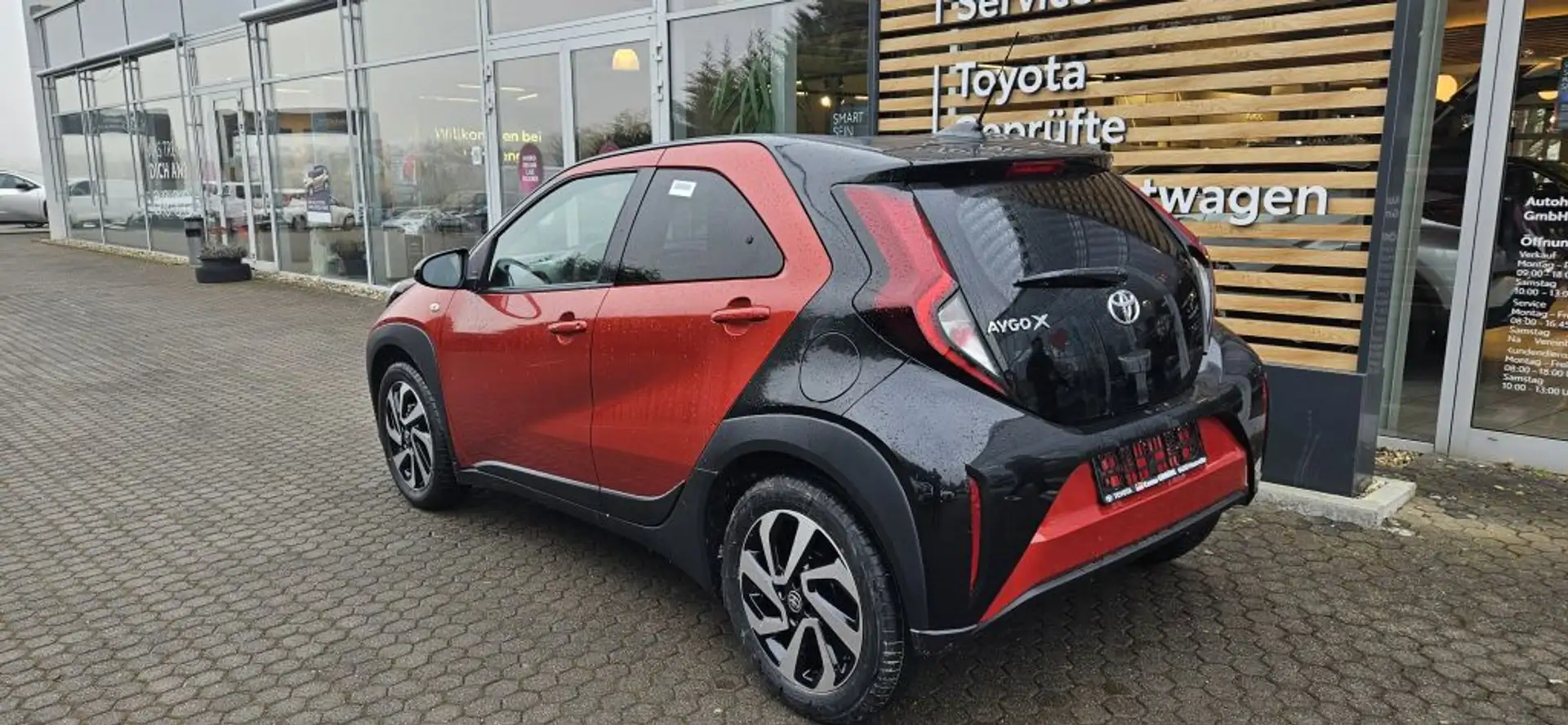Toyota Aygo X Team D *KLIMA*SMARTPHONE-INTEGRATION*RÜCKFAHRKAMER Rot - 2