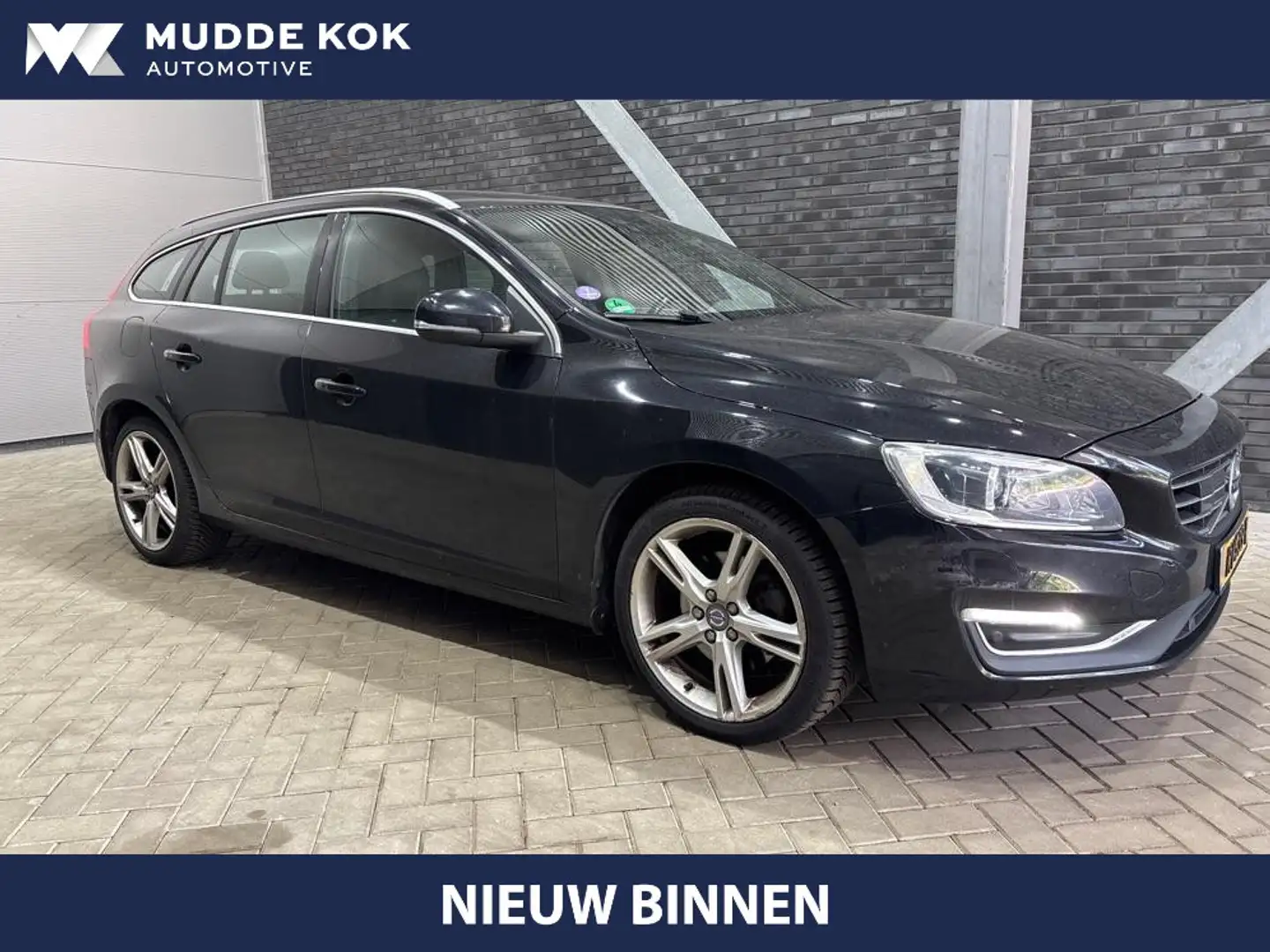Volvo V60 T4 Summum | Trekhaak | Leder | Camera | Stoelverwa Zwart - 1