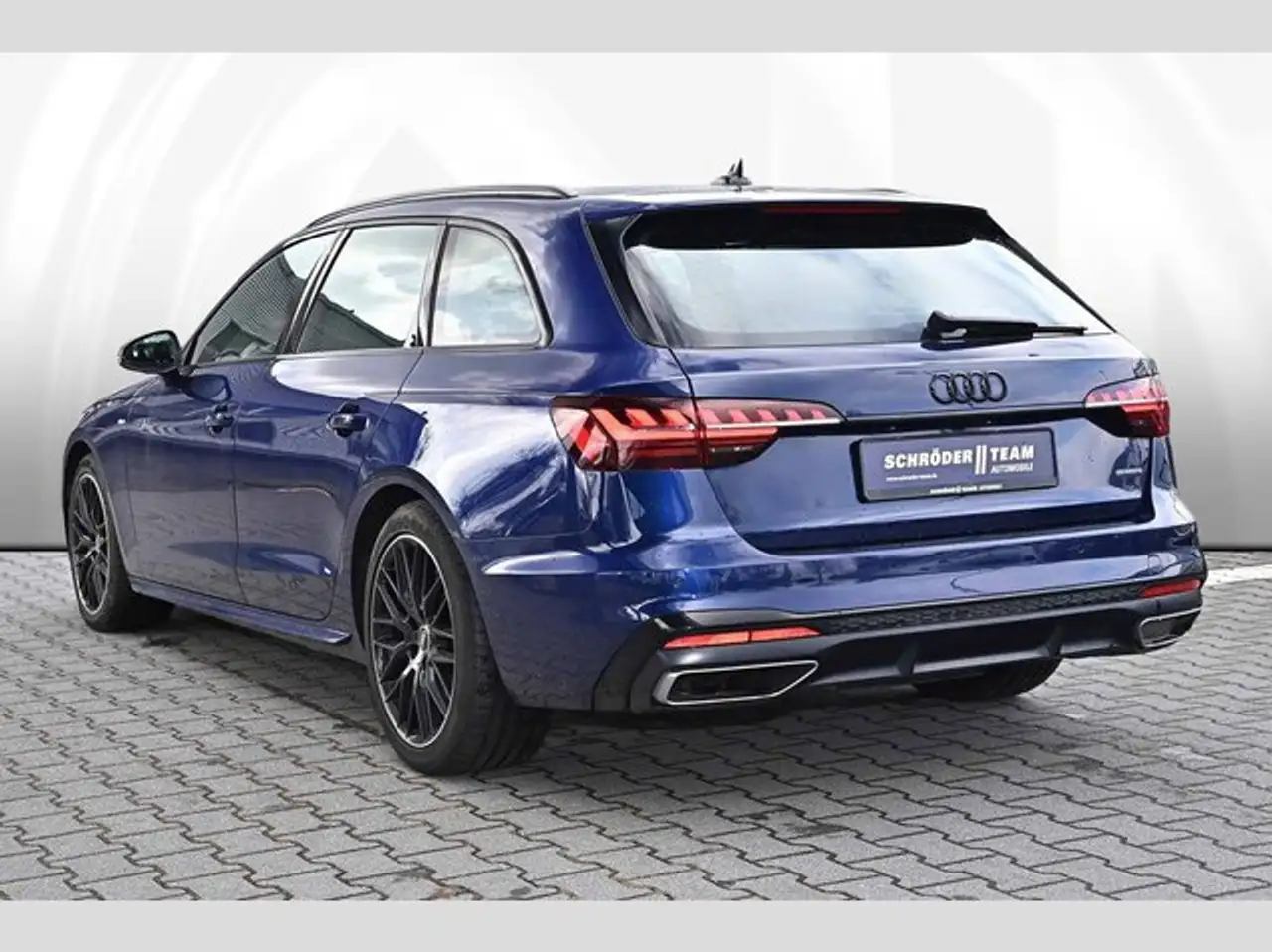 Audi A4 Avant 40 TDI quattro S line Navi LED AHK BO AC 4