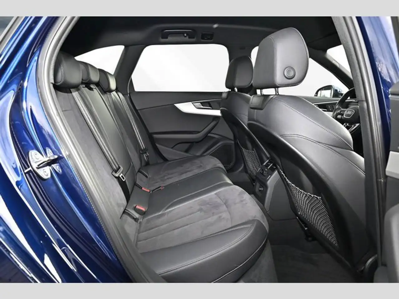 Audi A4 Avant 40 TDI quattro S line Navi LED AHK BO AC 7
