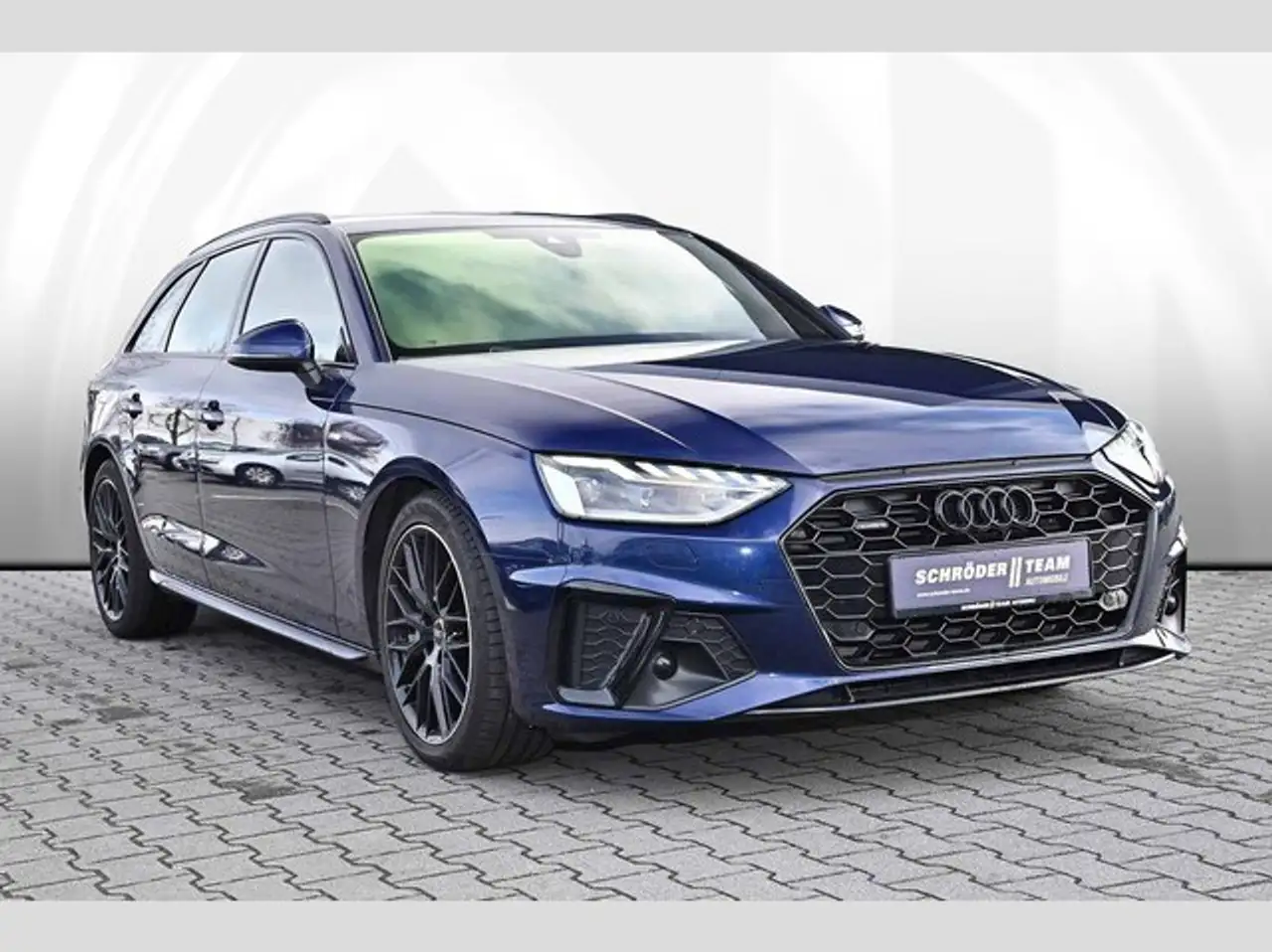 Audi A4 Avant 40 TDI quattro S line Navi LED AHK BO AC 2