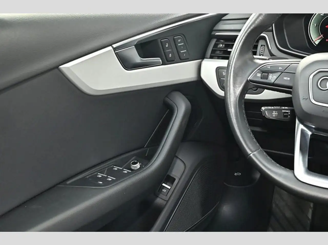 Audi A4 Avant 40 TDI quattro S line Navi LED AHK BO AC 16