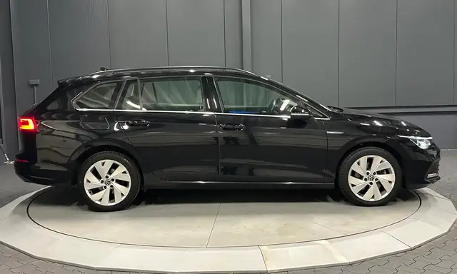 Volkswagen Golf view 6