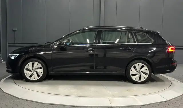 Volkswagen Golf view 2