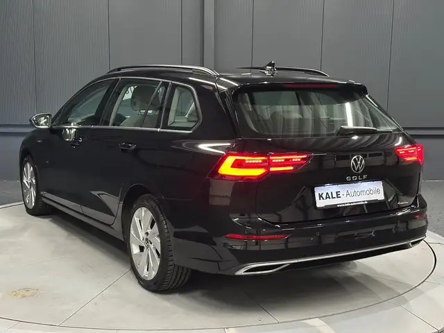 Volkswagen Golf view 3