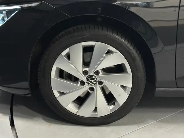 Volkswagen Golf view 9