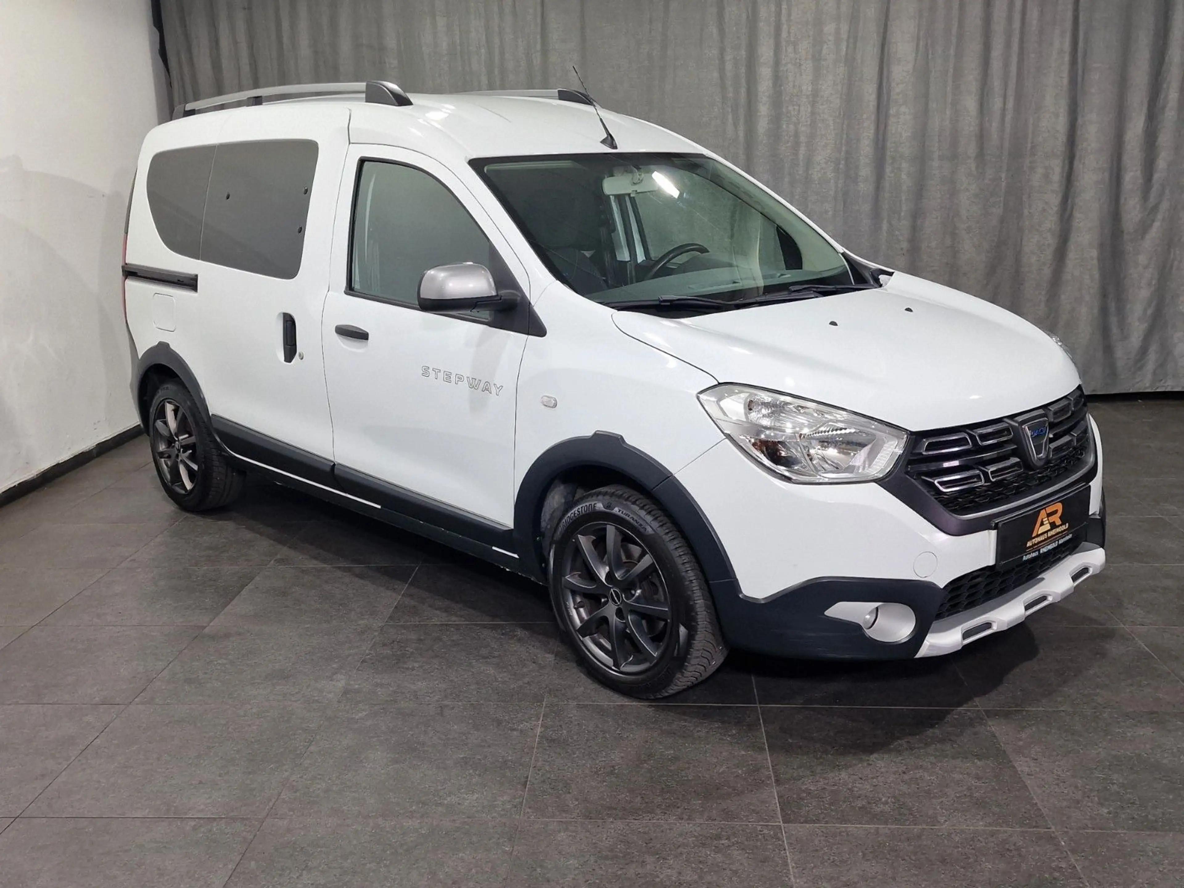 Dacia Dokker Stepway Plus — photo 2