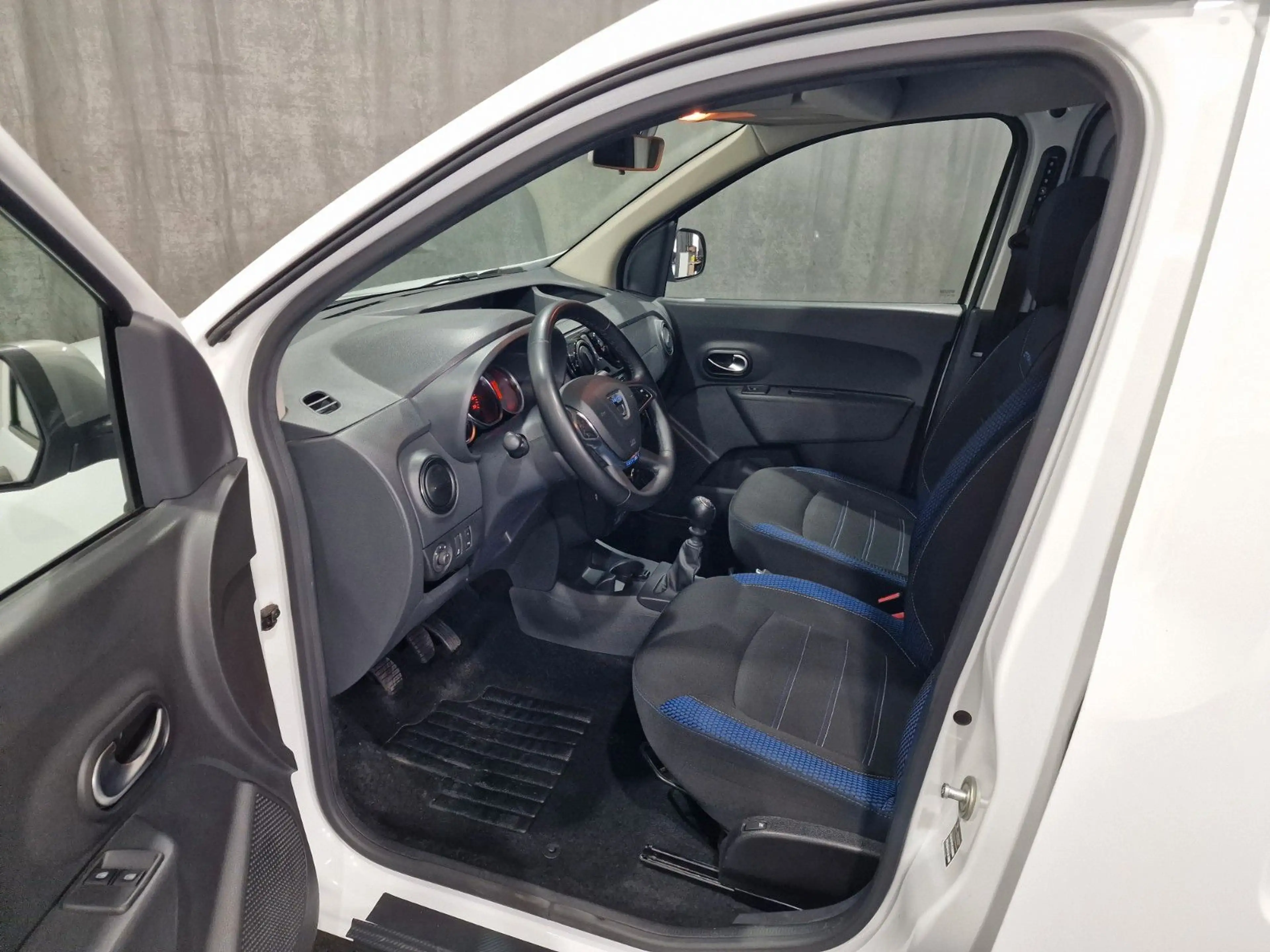 Dacia Dokker Stepway Plus — photo 13