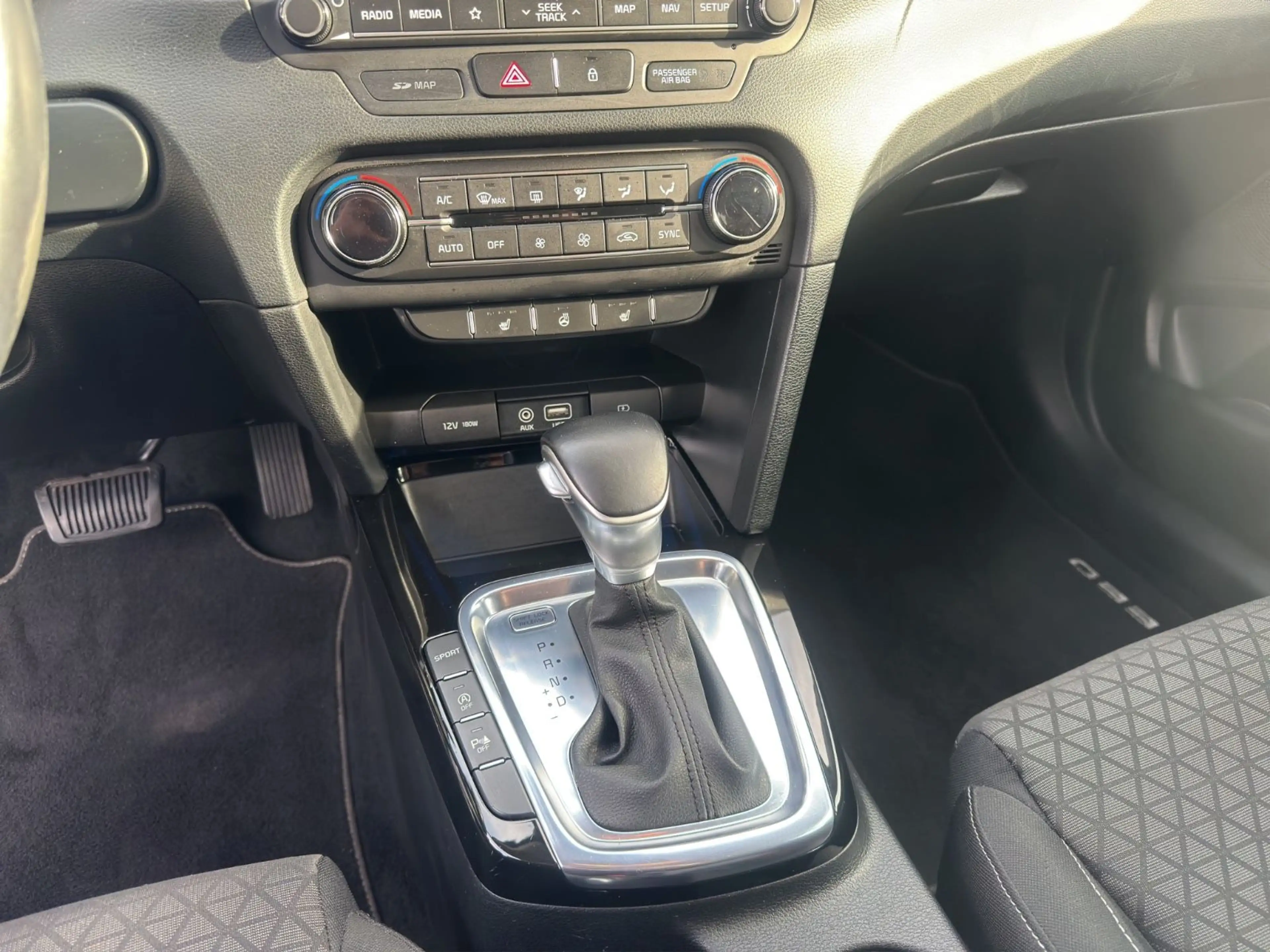 Kia Ceed / cee'd Cee´d*RÜCKFAHRKAMERA*NAVI* — photo 15