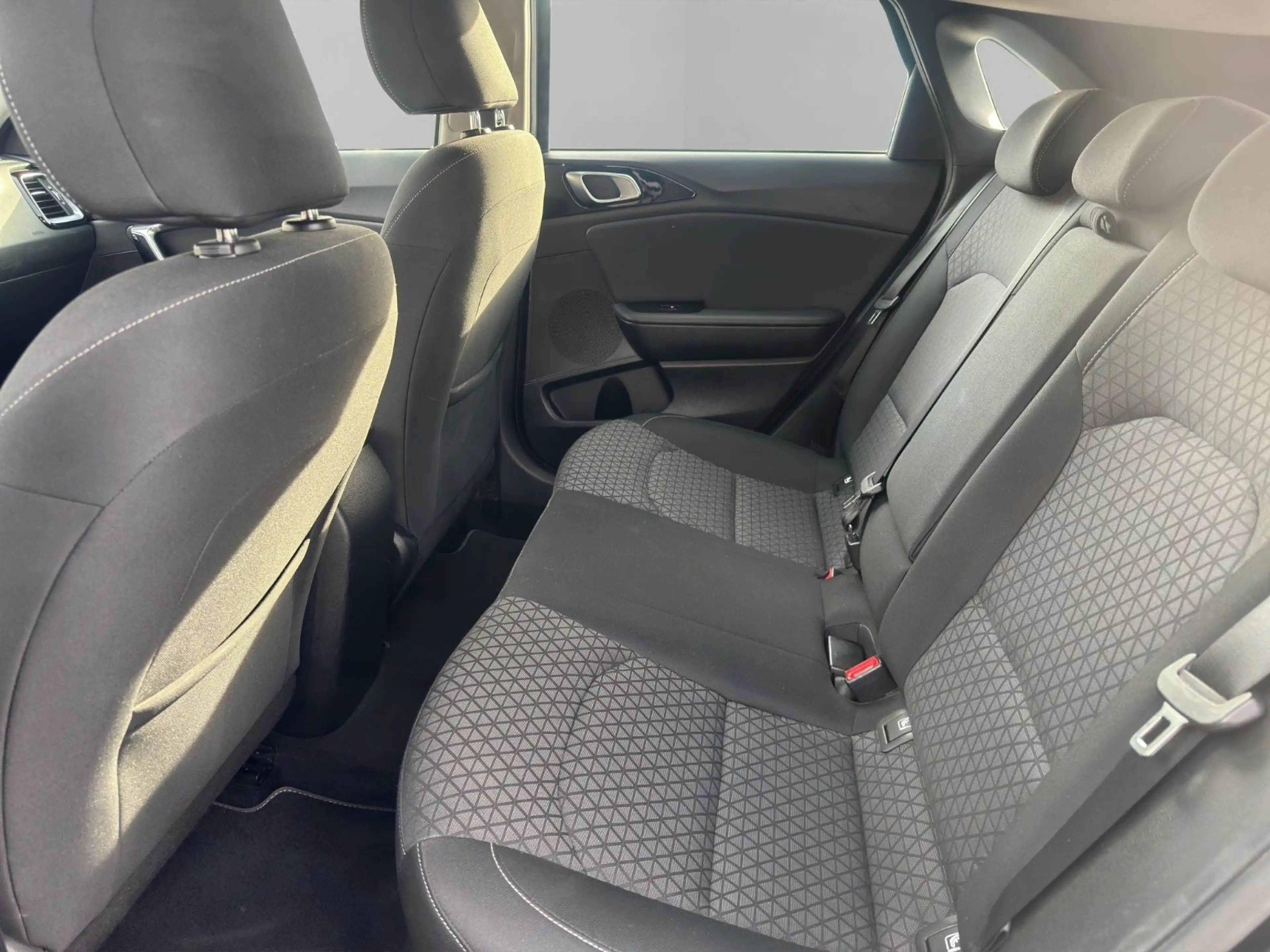 Kia Ceed / cee'd Cee´d*RÜCKFAHRKAMERA*NAVI* — photo 13
