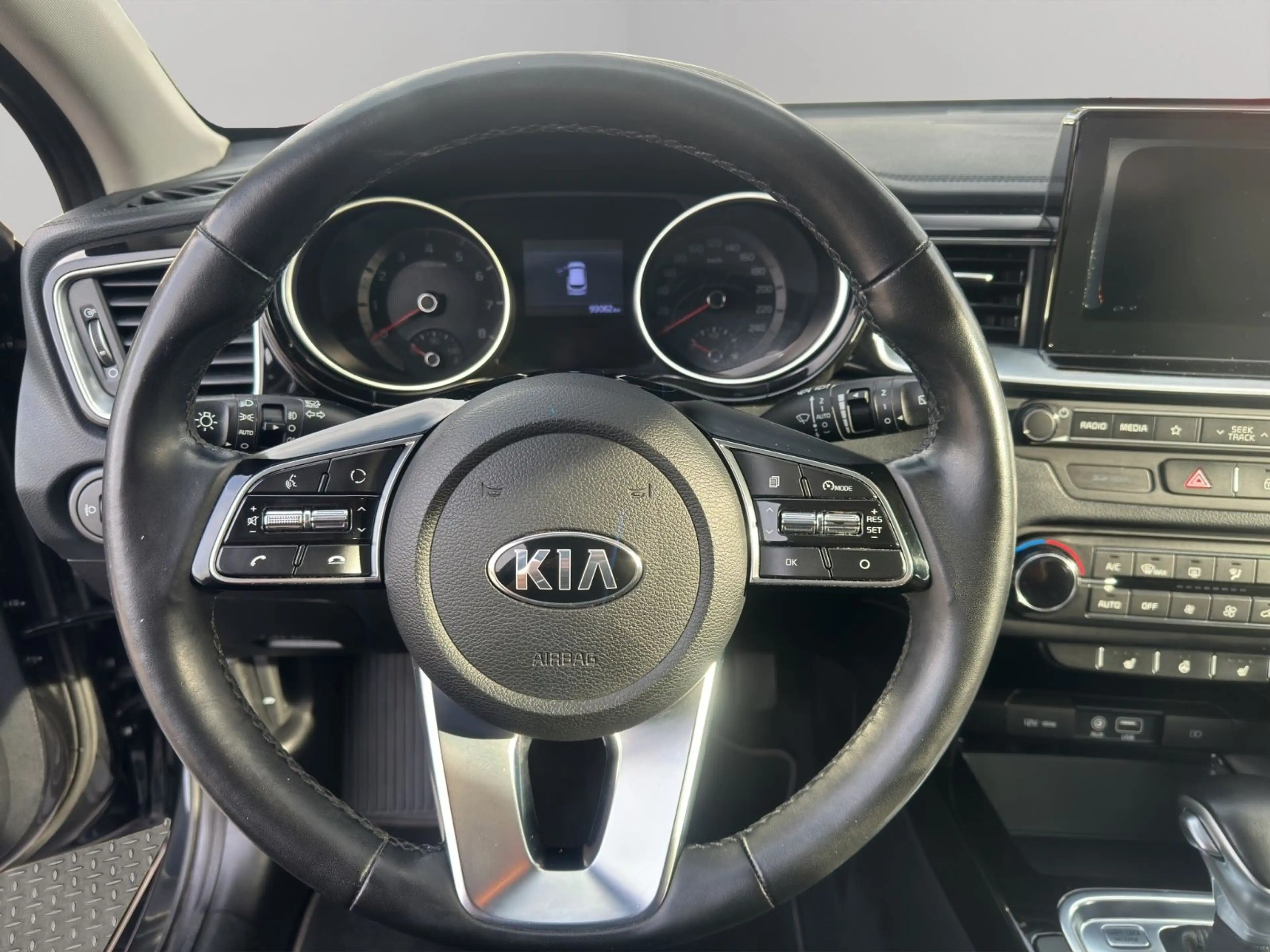 Kia Ceed / cee'd Cee´d*RÜCKFAHRKAMERA*NAVI* — photo 10