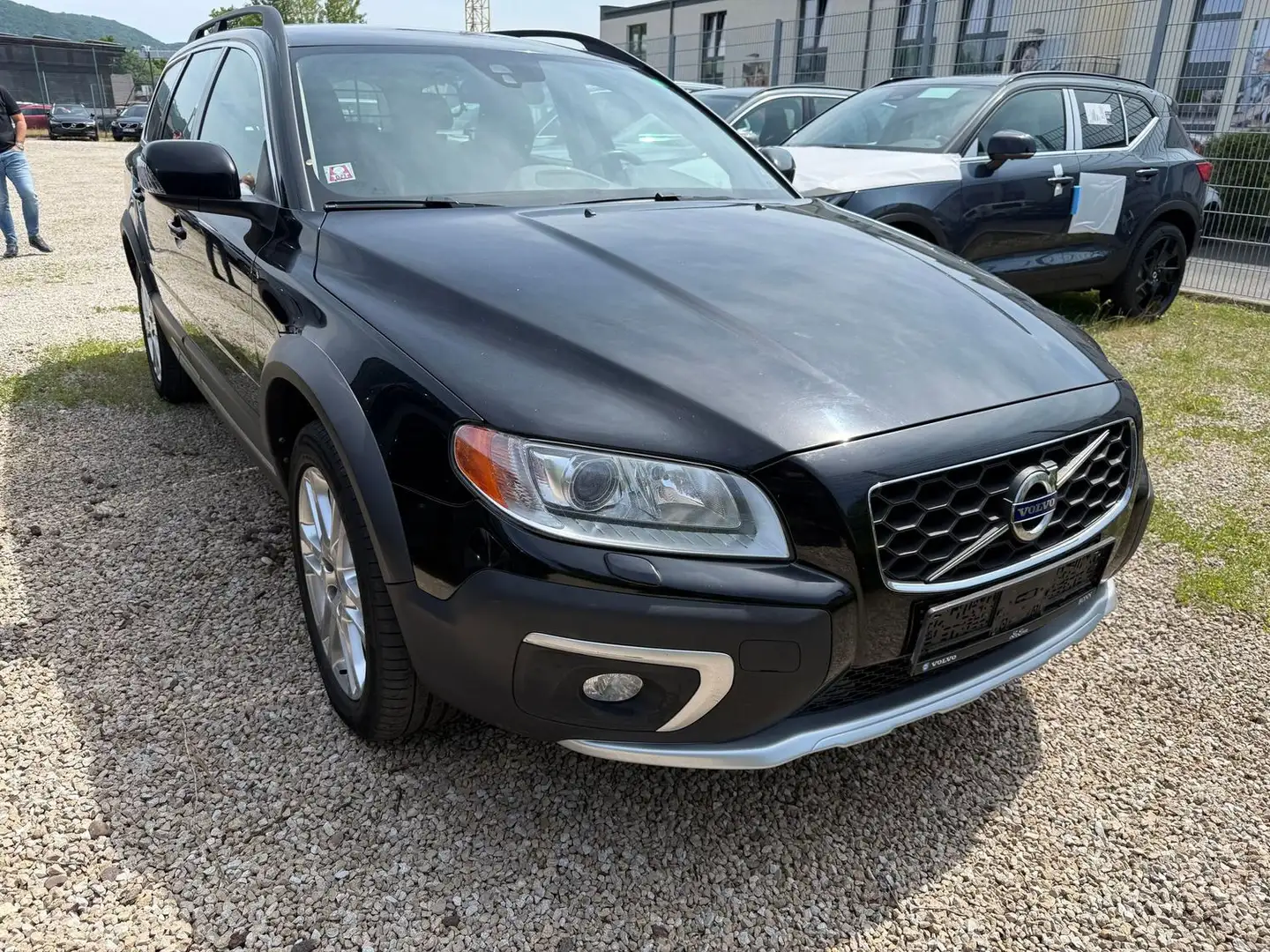 Volvo XC70 Summum AWD LEDER 218PS AHK Schwarz - 1
