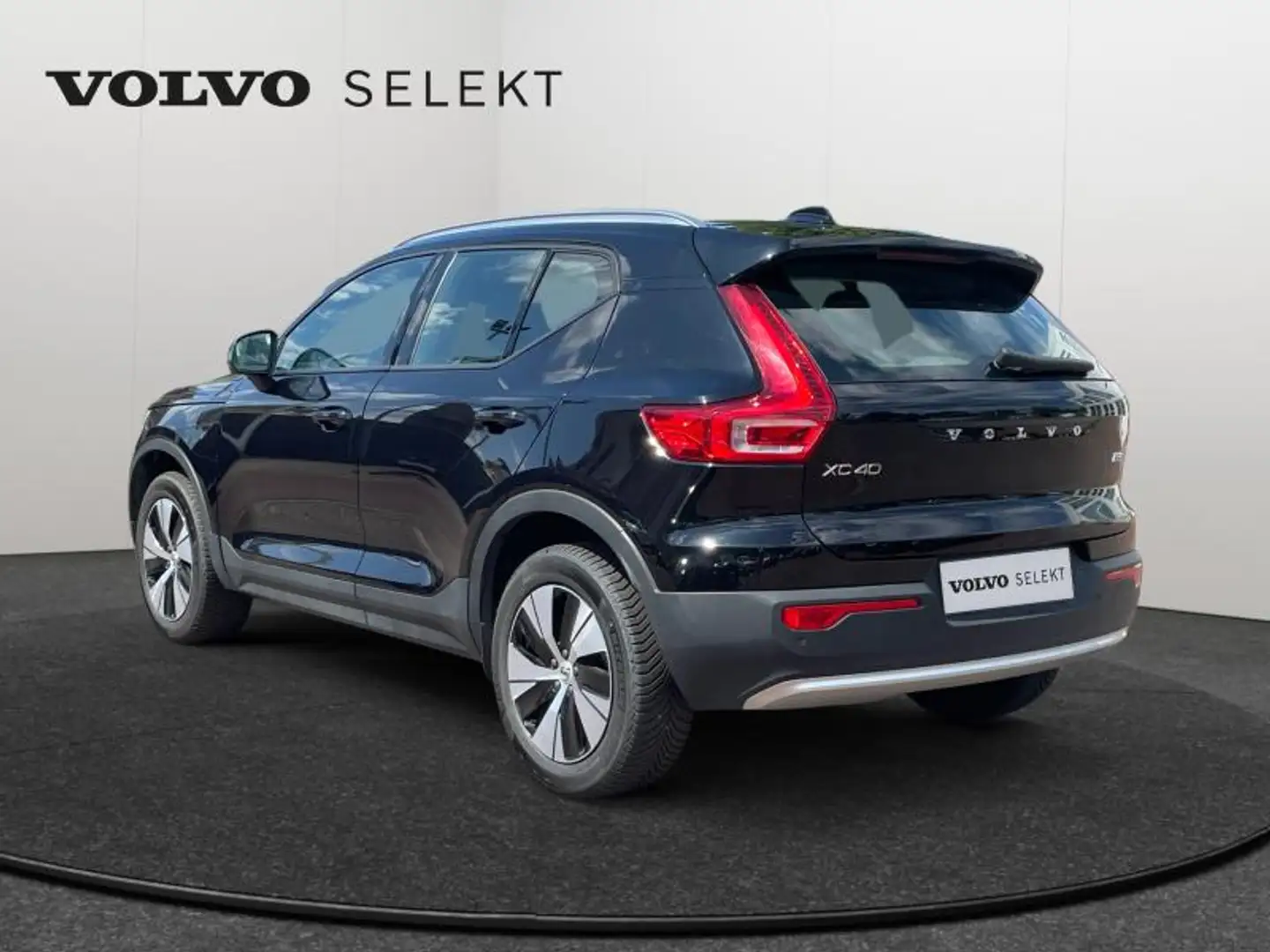 Volvo XC40 B3 Core / Essence Schwarz - 2
