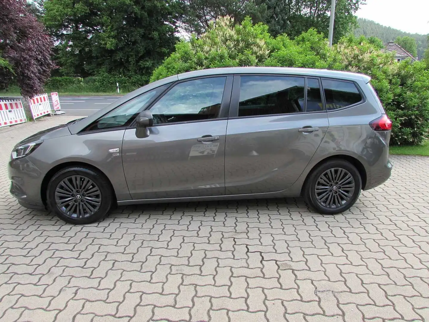 Opel Zafira Tourer 2.0 D S&S 120 Jahre 7-Sitzer Grau - 2