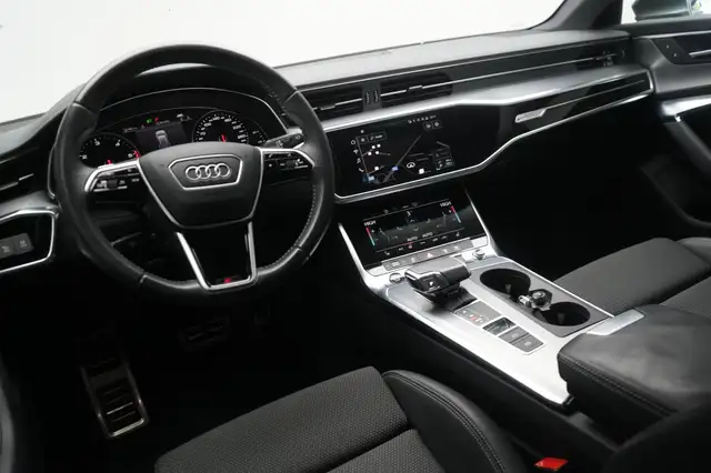 Audi A6 Avant view 12
