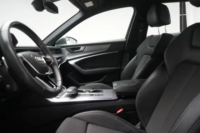 Audi A6 Avant view 9