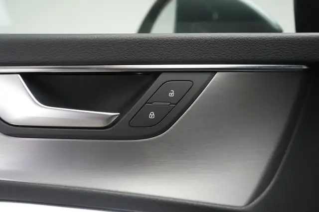 Audi A6 view 29
