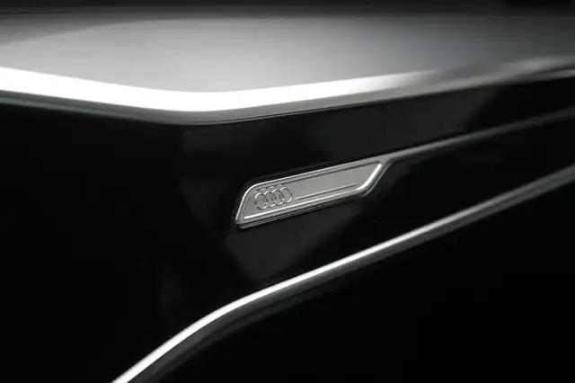 Audi A6 view 27