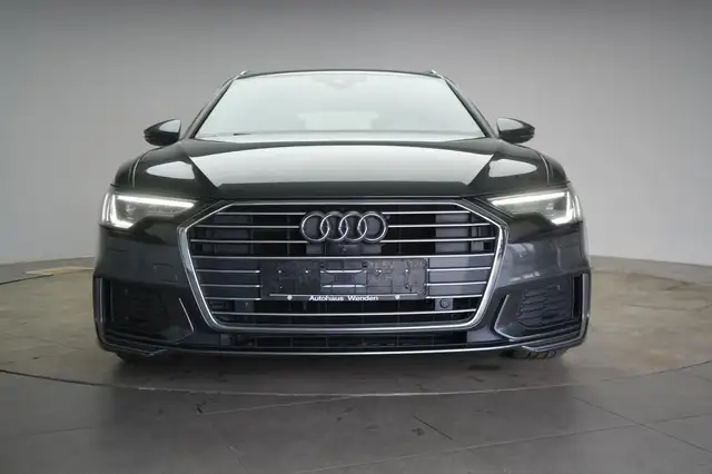 Audi A6 Avant view 2