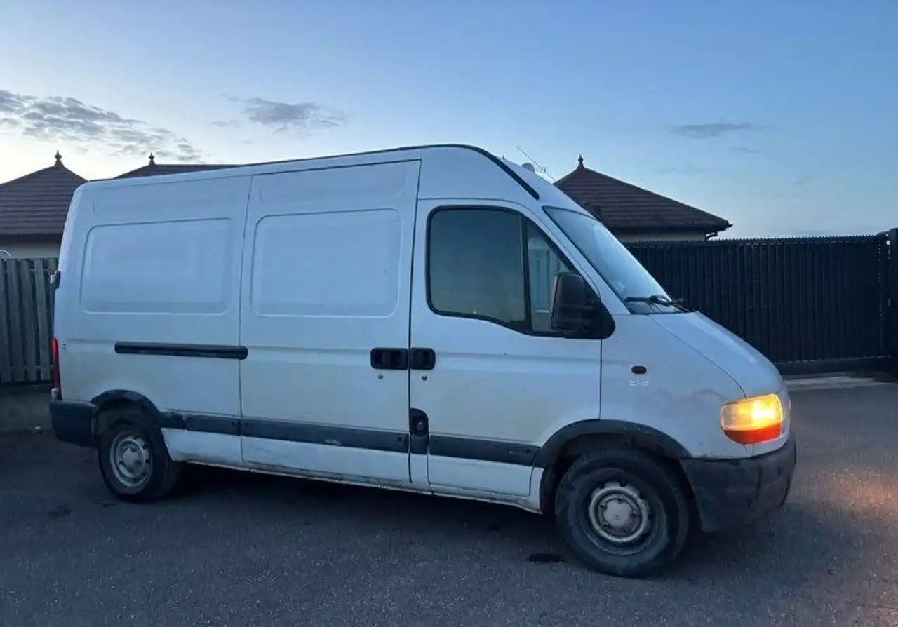 Renault Master L2H2 T35 2.8 dTi Fourgon, foto 2