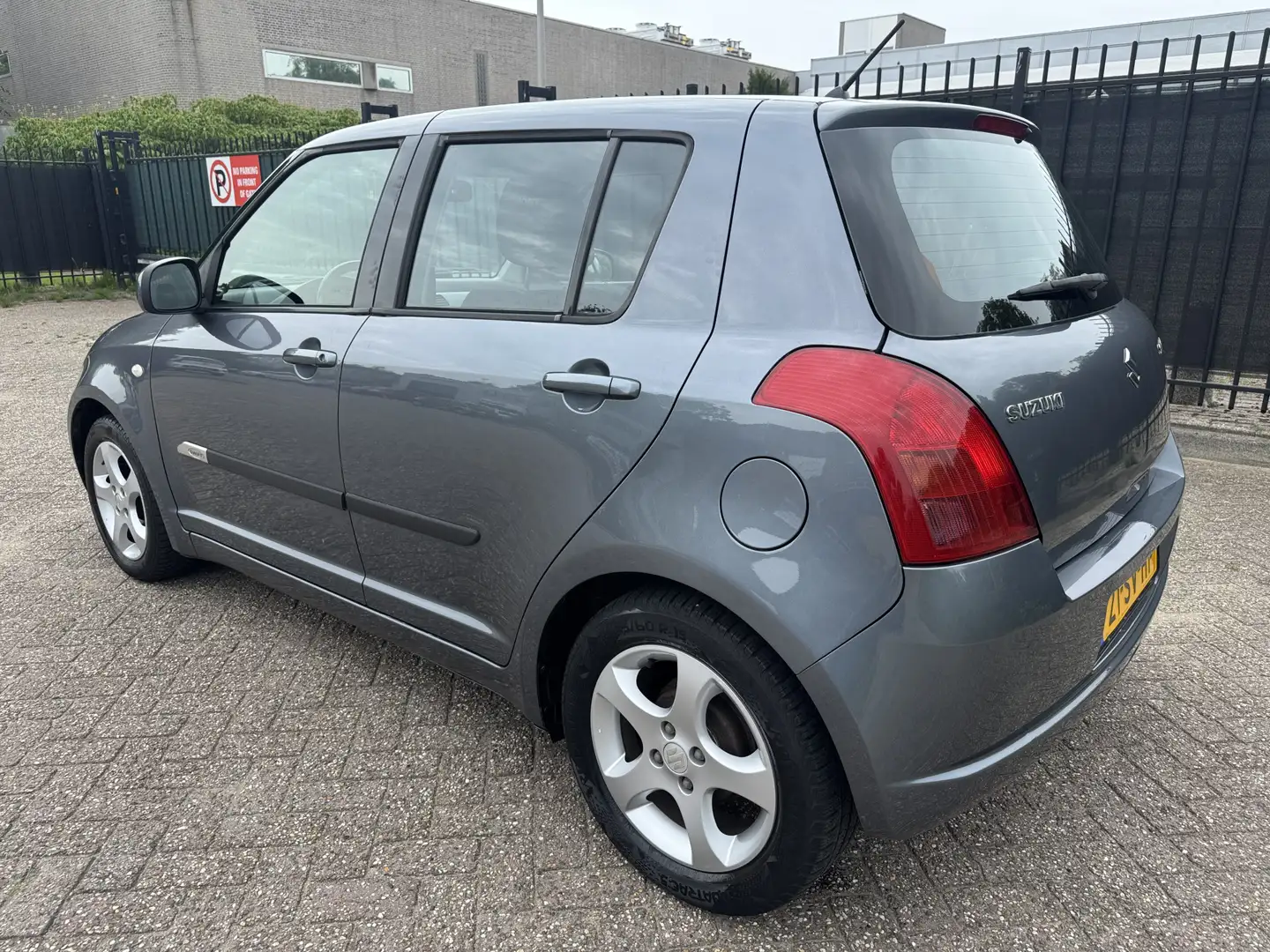 Suzuki Swift 1.3 Shogun 5 Drs Airco/LMV Gri - 2