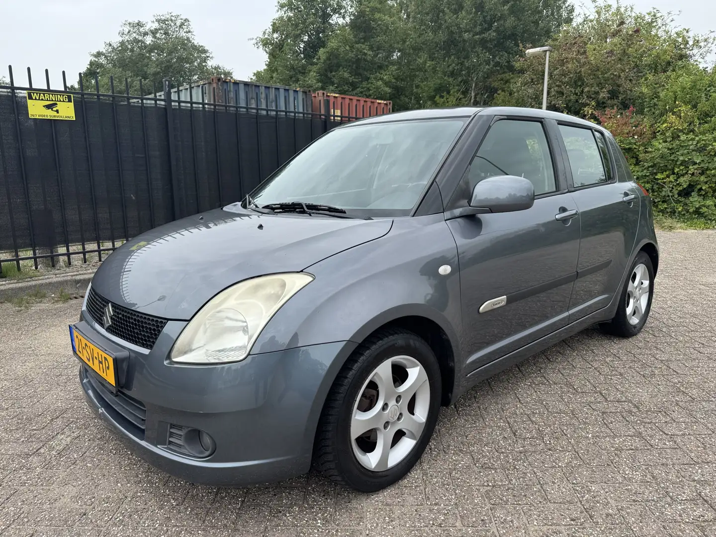 Suzuki Swift 1.3 Shogun 5 Drs Airco/LMV Gri - 1