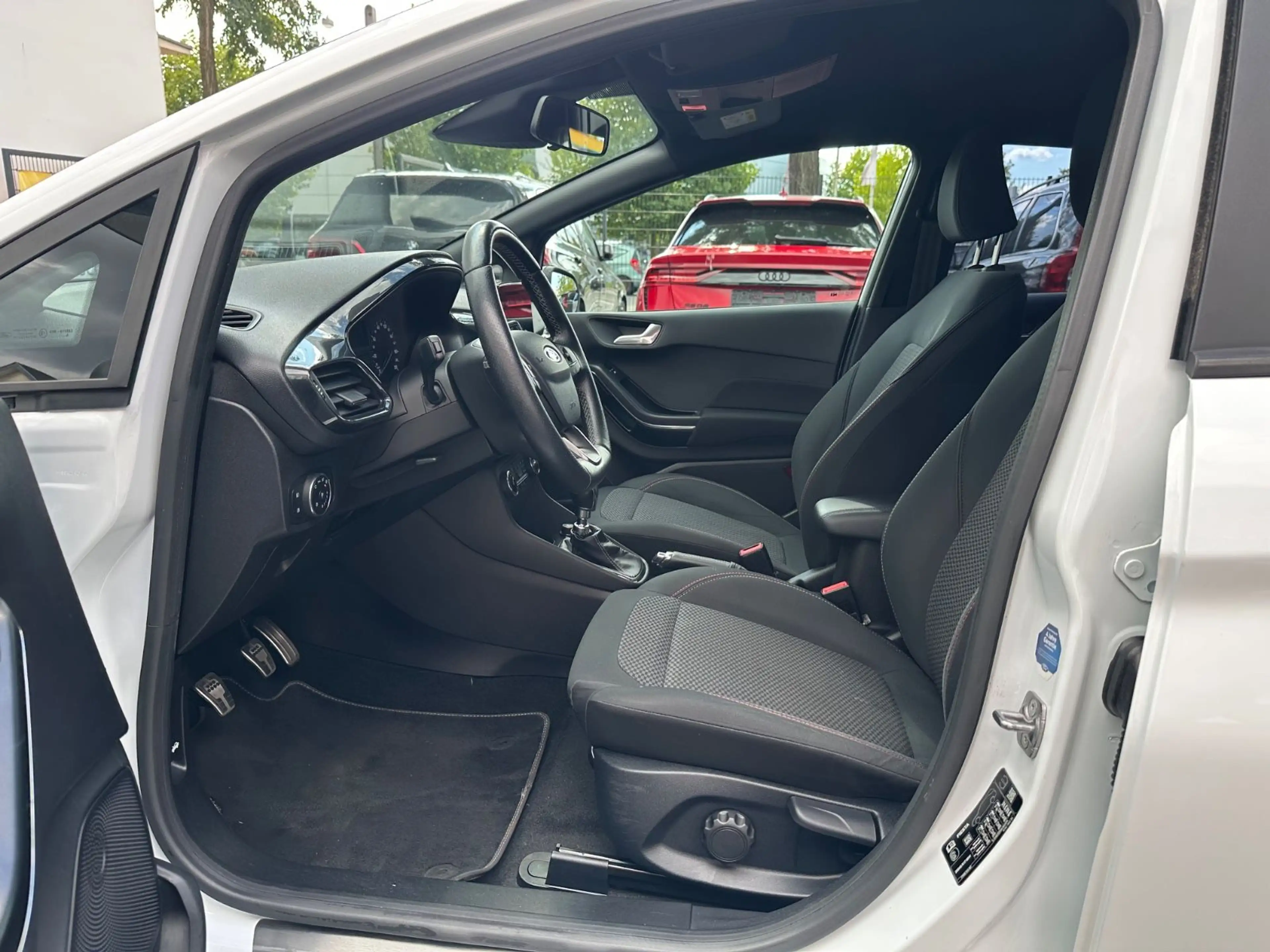 Ford Fiesta 1.0 EcoBoost ST-Line 8 Fach/ PDC/ Keyless — photo 10