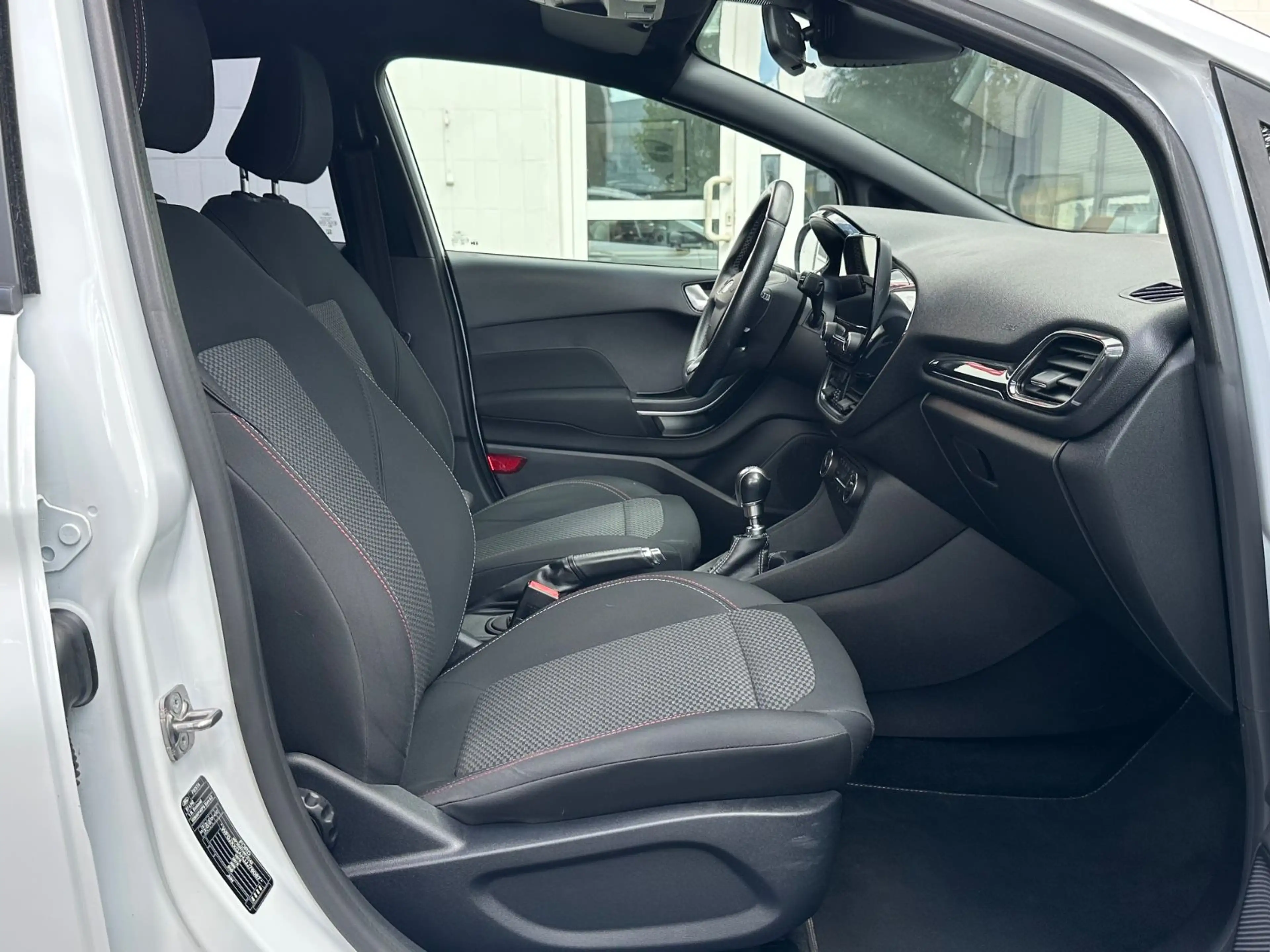 Ford Fiesta 1.0 EcoBoost ST-Line 8 Fach/ PDC/ Keyless — photo 9